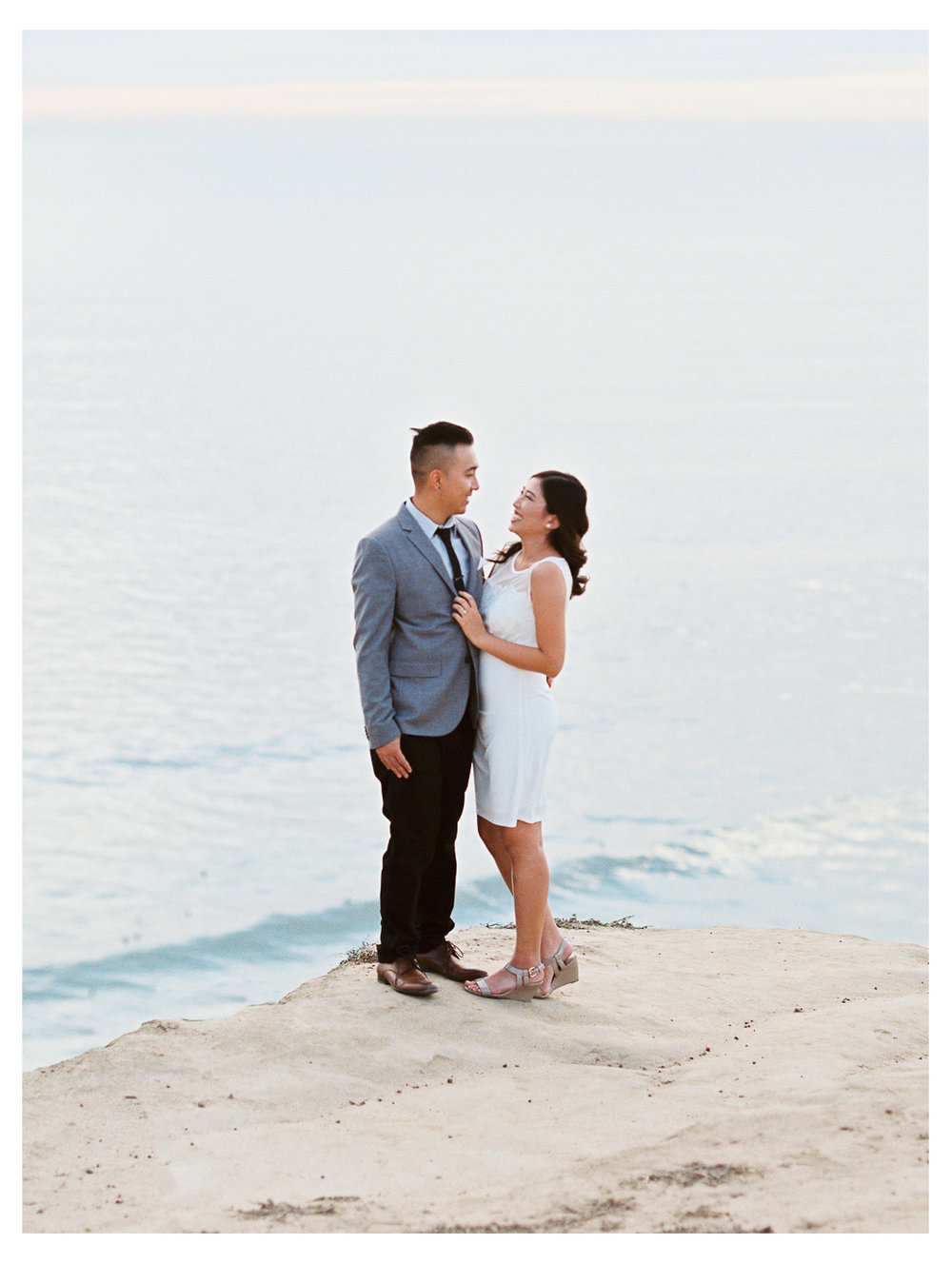 cliffs engagement session photos couple san diego