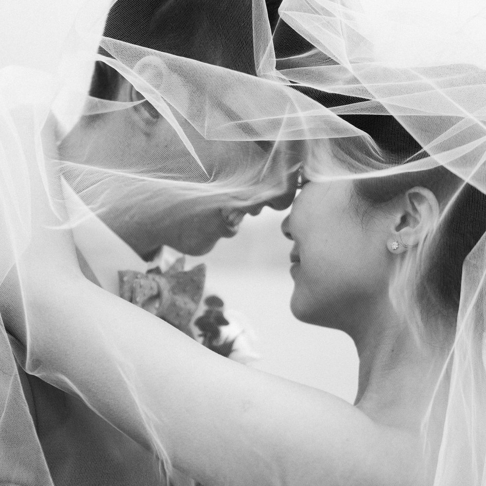 rainy san francisco bay wedding in black and white