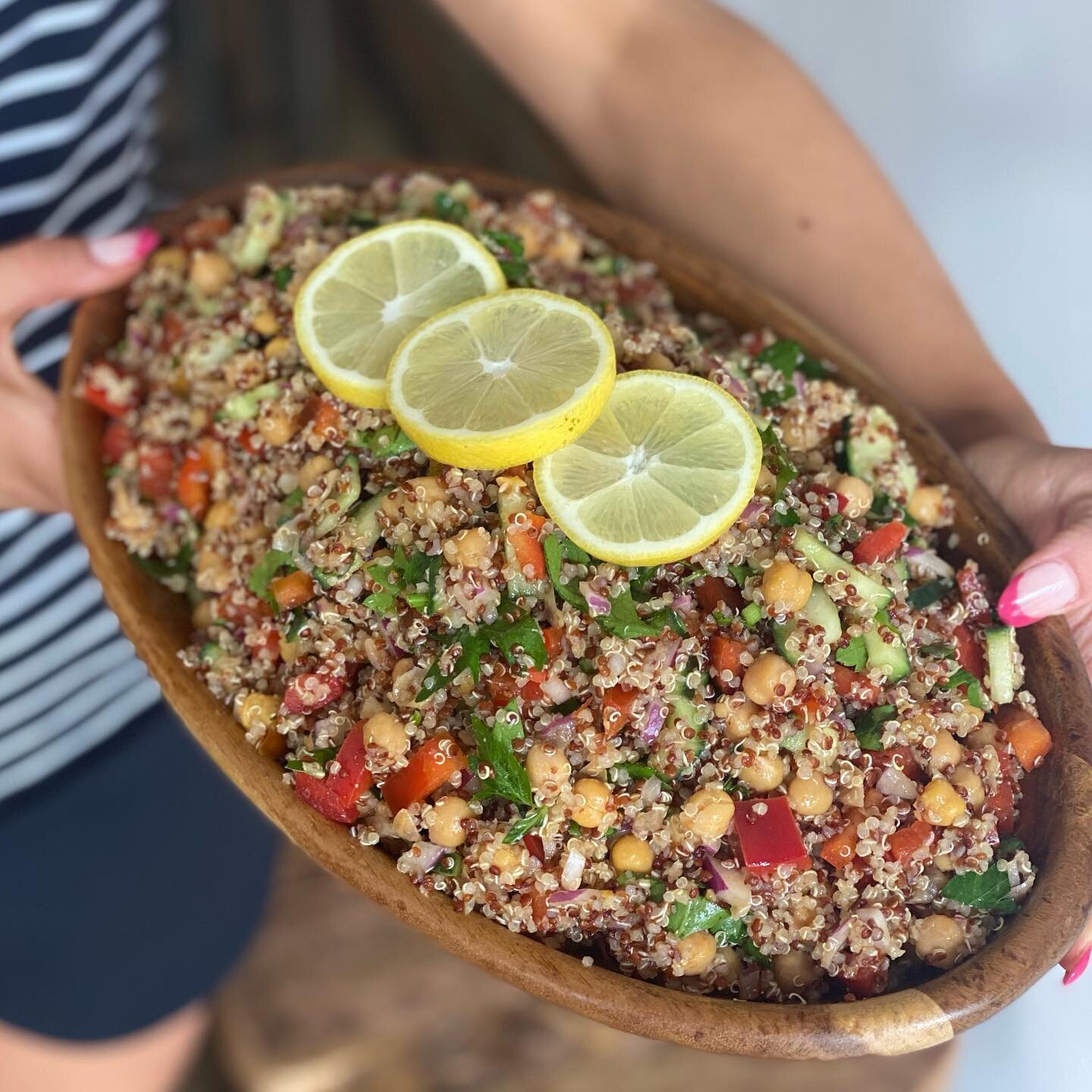 Today&rsquo;s nutritious salad&hellip; tabouli style quinoa with harissa chickpeas and a zesty vinaigrette 😋