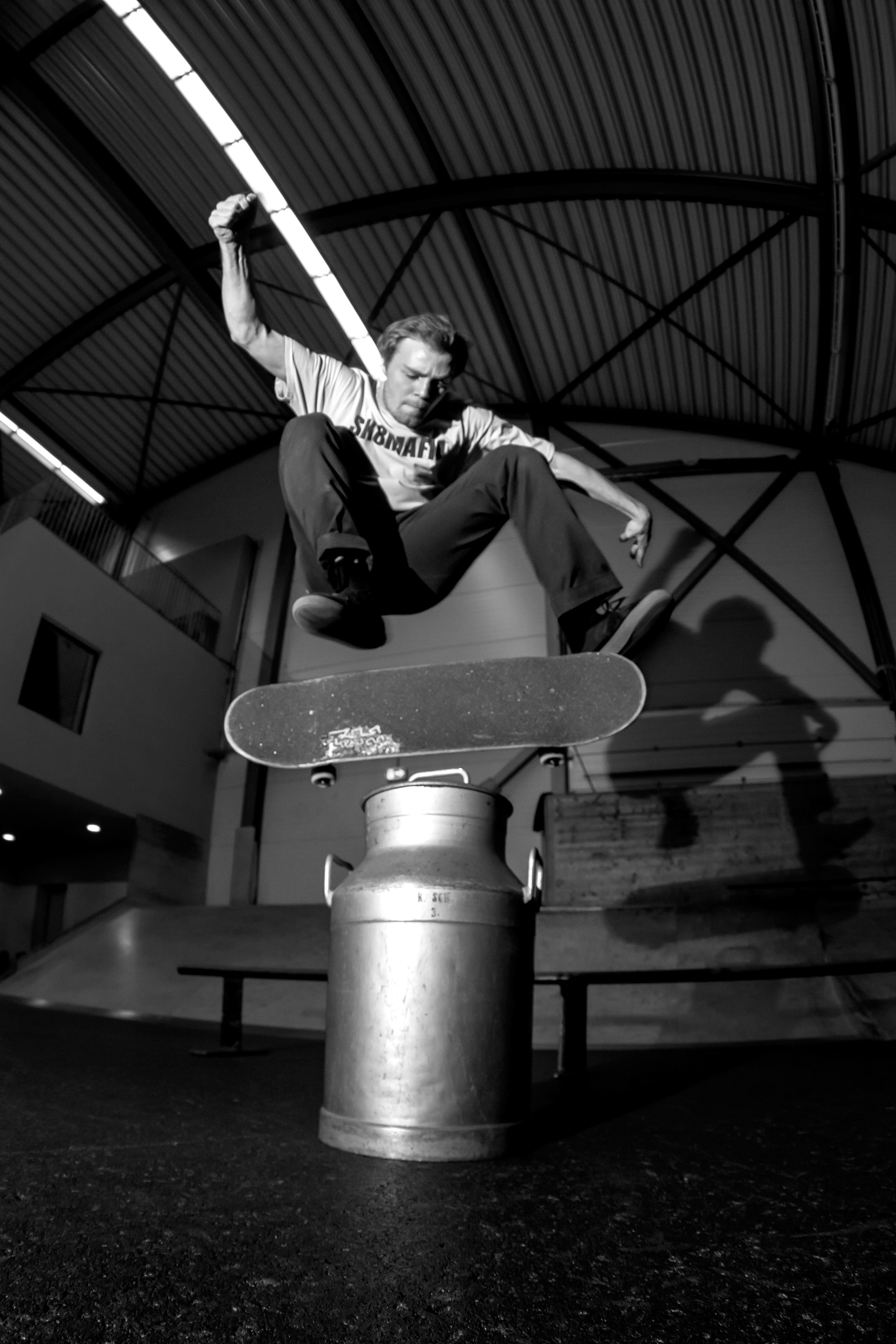 Schwed Kickflipping ze Milch Chann