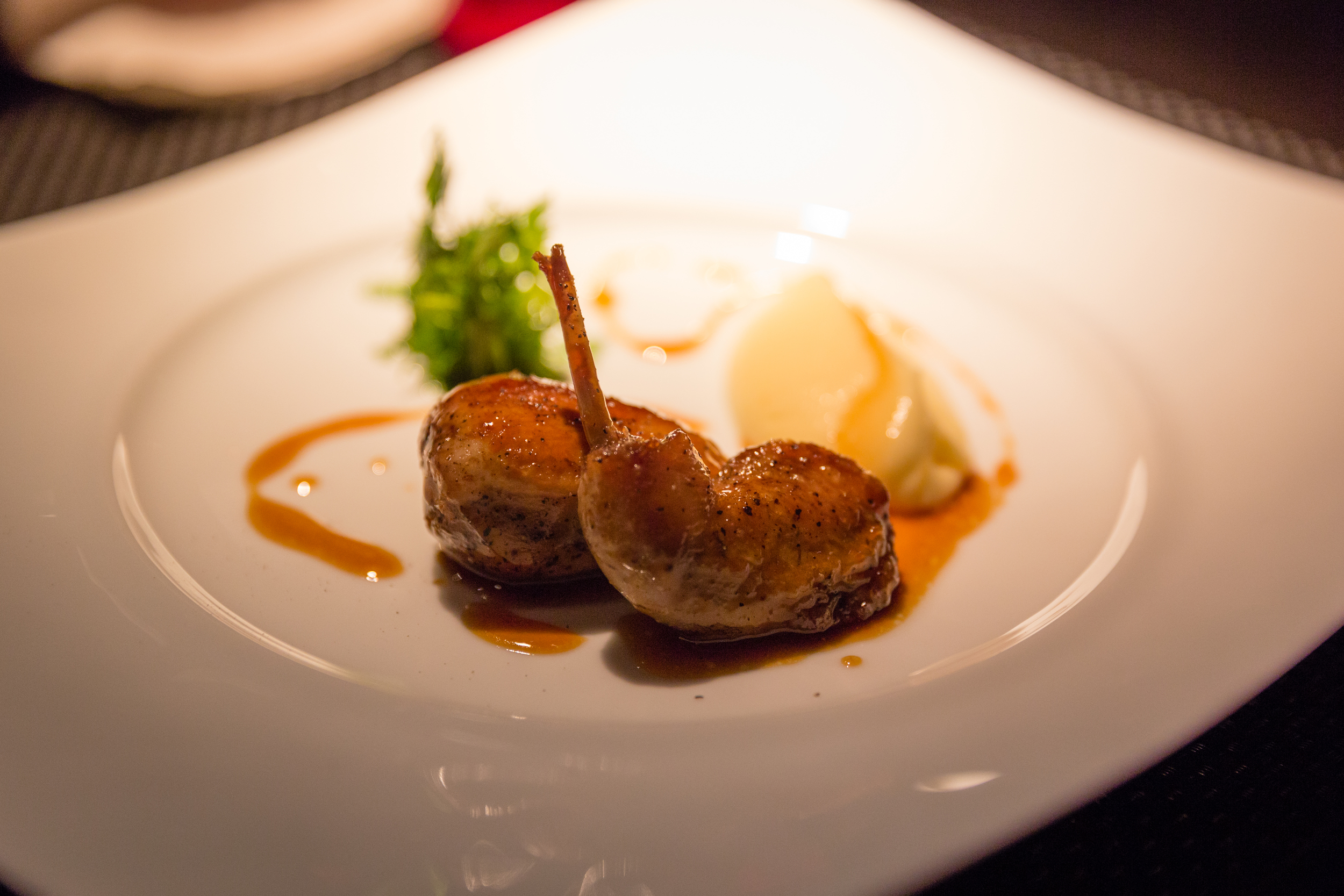 La Caille - Caramelised quail and mashed potatoes