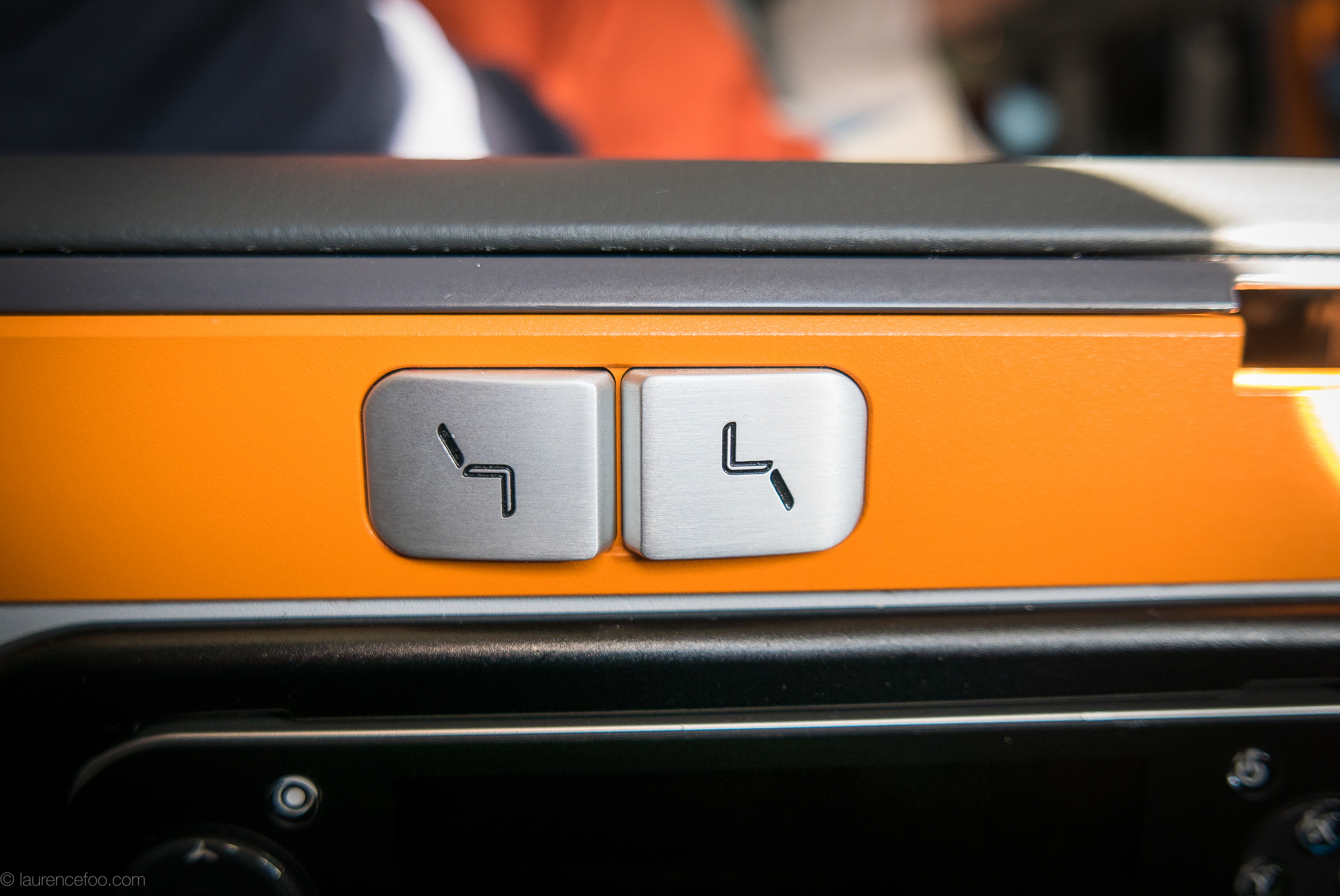 The mechanical switches releasing the calf and back rests