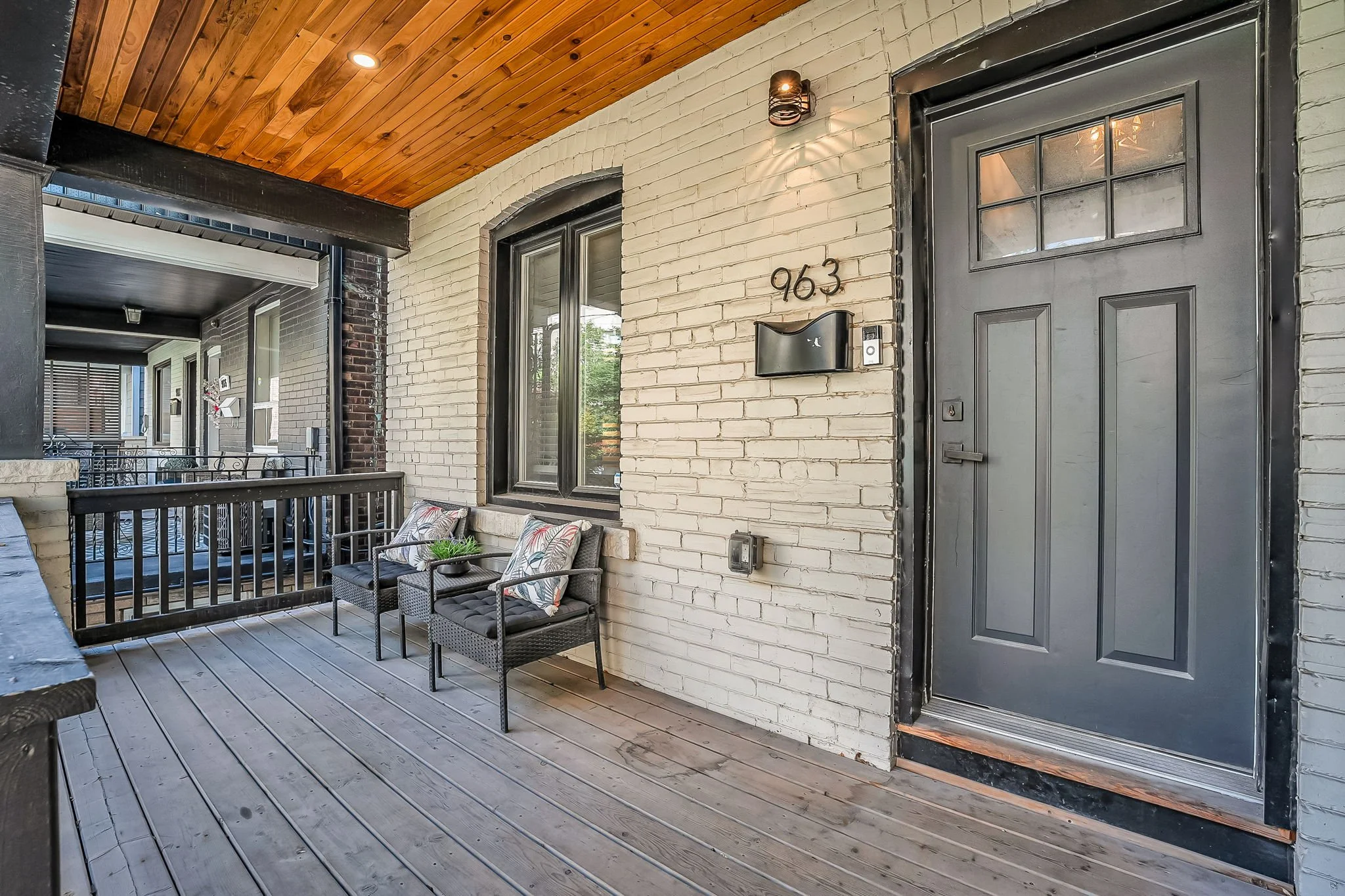 5-web-or-mls-4_porch-2.jpg