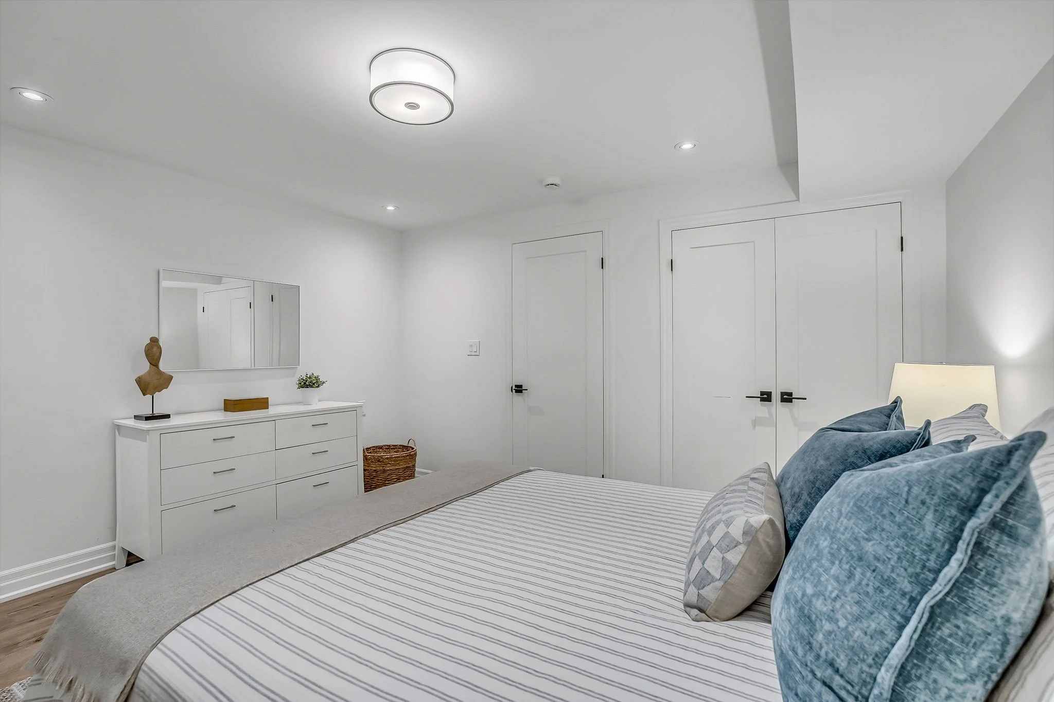 26-web-or-mls-25_main unit-20.jpg