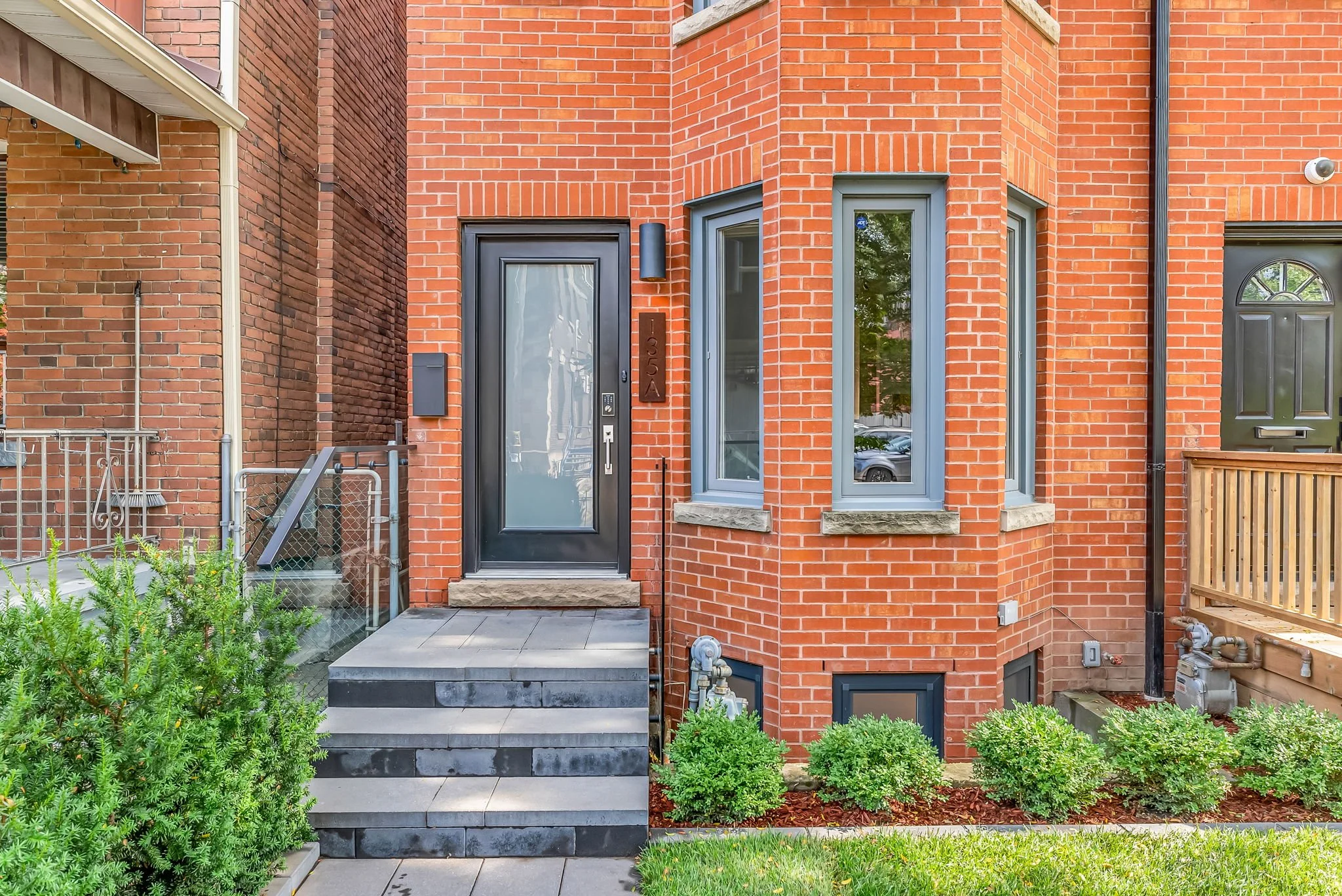 4-web-or-mls-4_porch-1.jpg