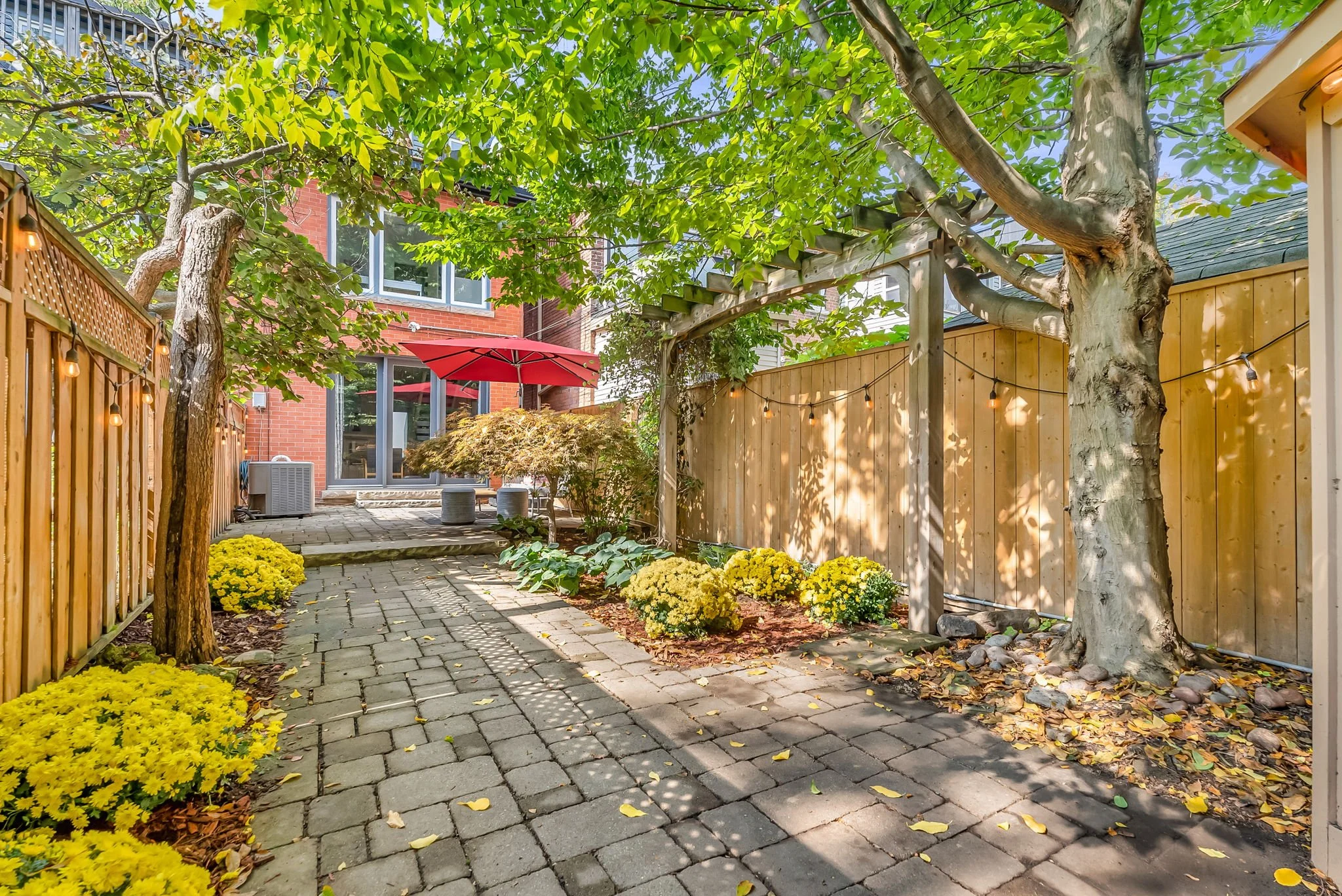 55-web-or-mls-55_backyard-4.jpg