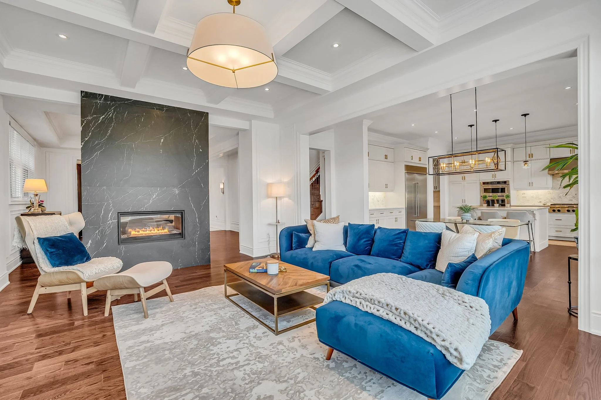 21-web-or-mls-20_living room-4.jpg
