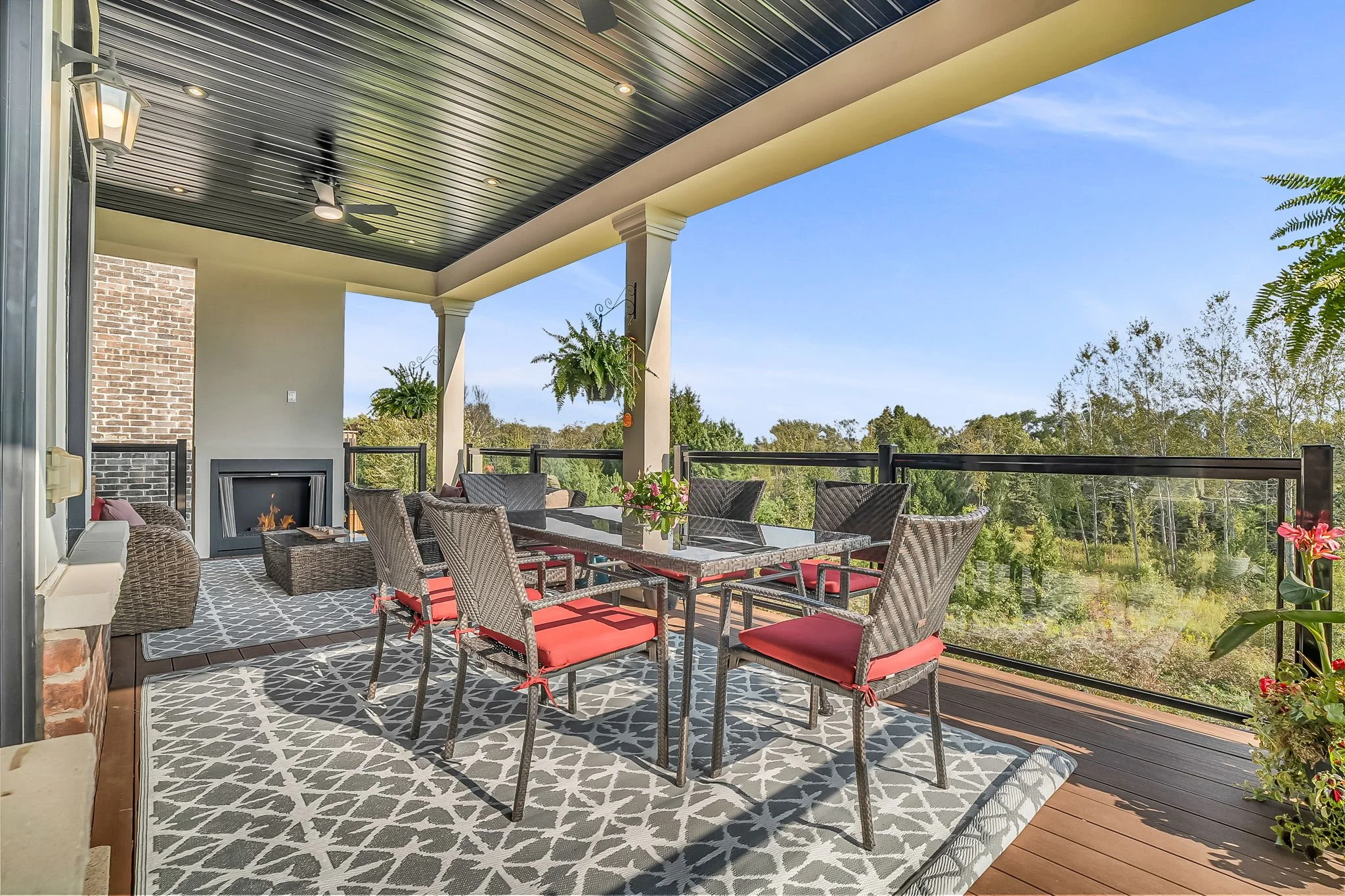 35-web-or-mls-34_balcony-1.jpg