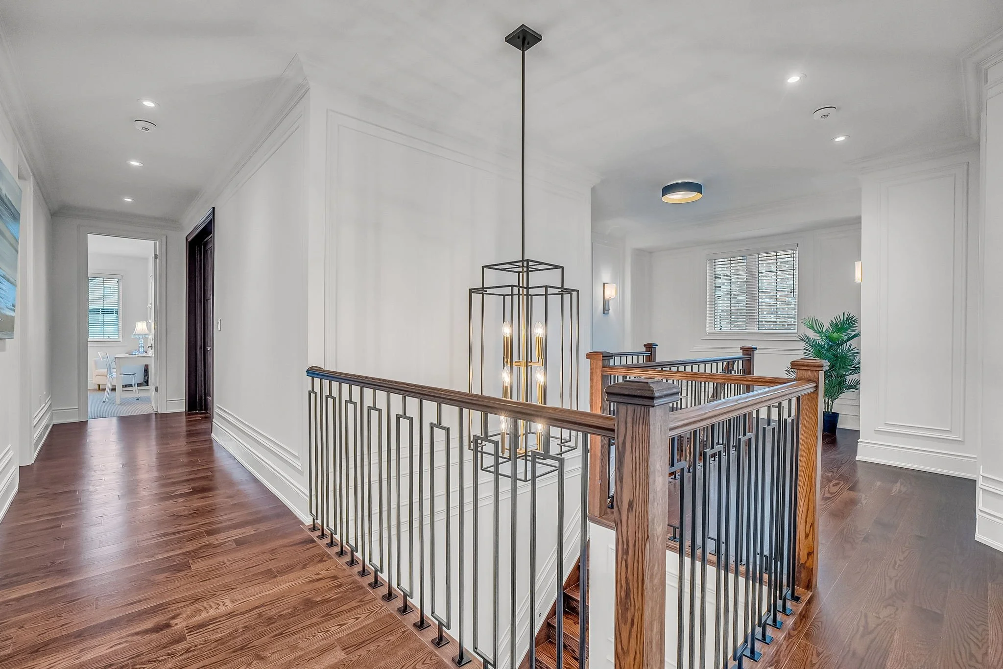 40-web-or-mls-39_2nd floor hallway-1.jpg