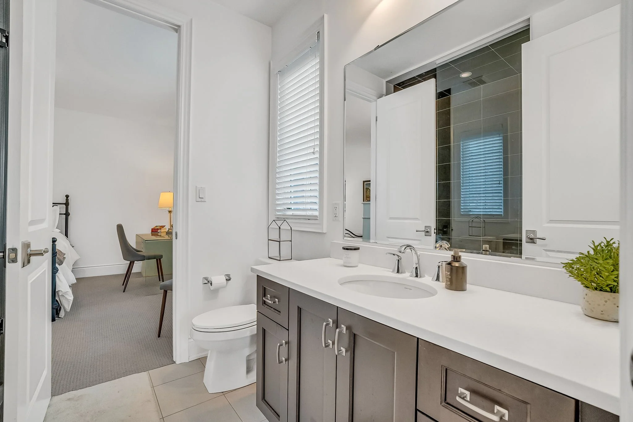 60-web-or-mls-59_shared washroom-1.jpg