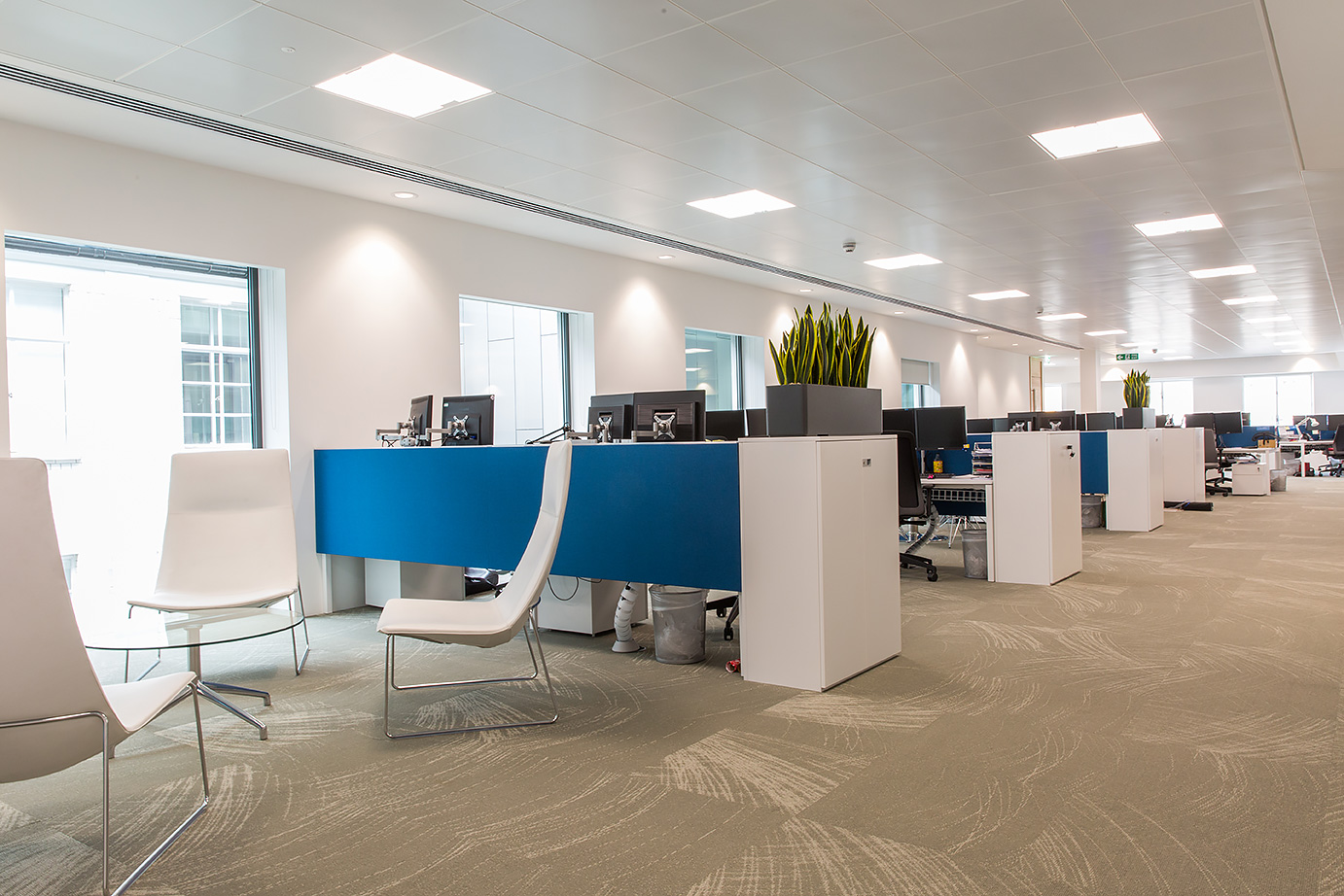 11-The-open-plan-section-of-the-office.jpg