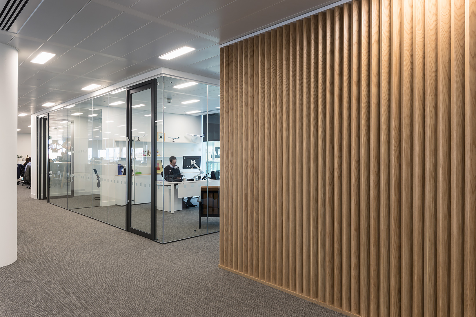 7---Timber-wall-feature-in-corridor-area.jpg