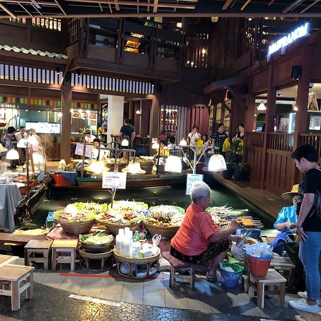 #Iconsiam mall in #Bangkok brings the Thai outdoor floating market experience indoors ...