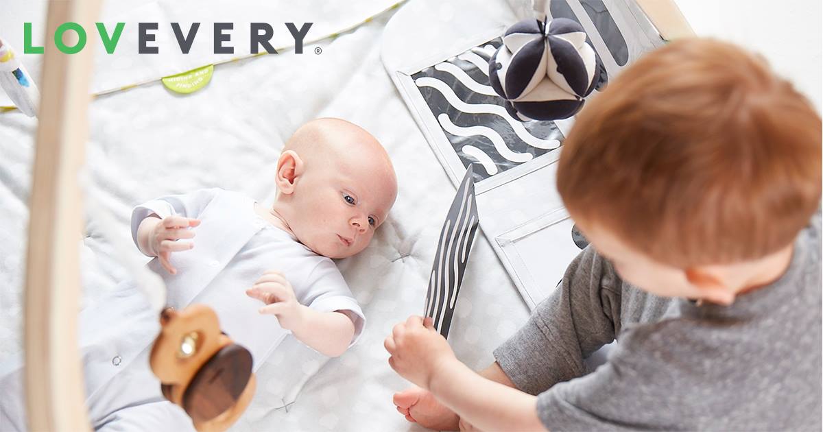 baby gym black and white