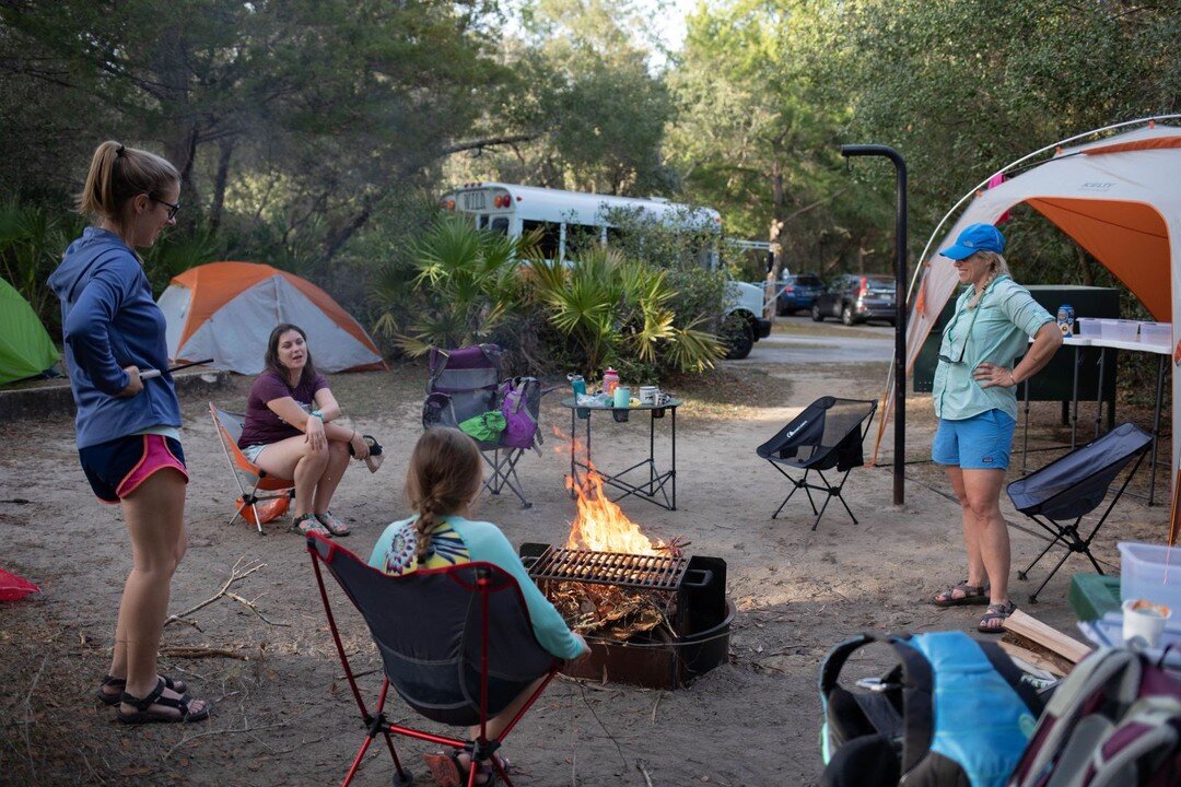 One of my new favorite things - learning the ins and outs of campfire meals! Tomorrow at @wild_columbus we're learning how to cook Campfire Cola Chicken in a Dutch Oven. Want to learn with me? Sign up at the link in my bio. Class starts at 6 p.m.!
.
