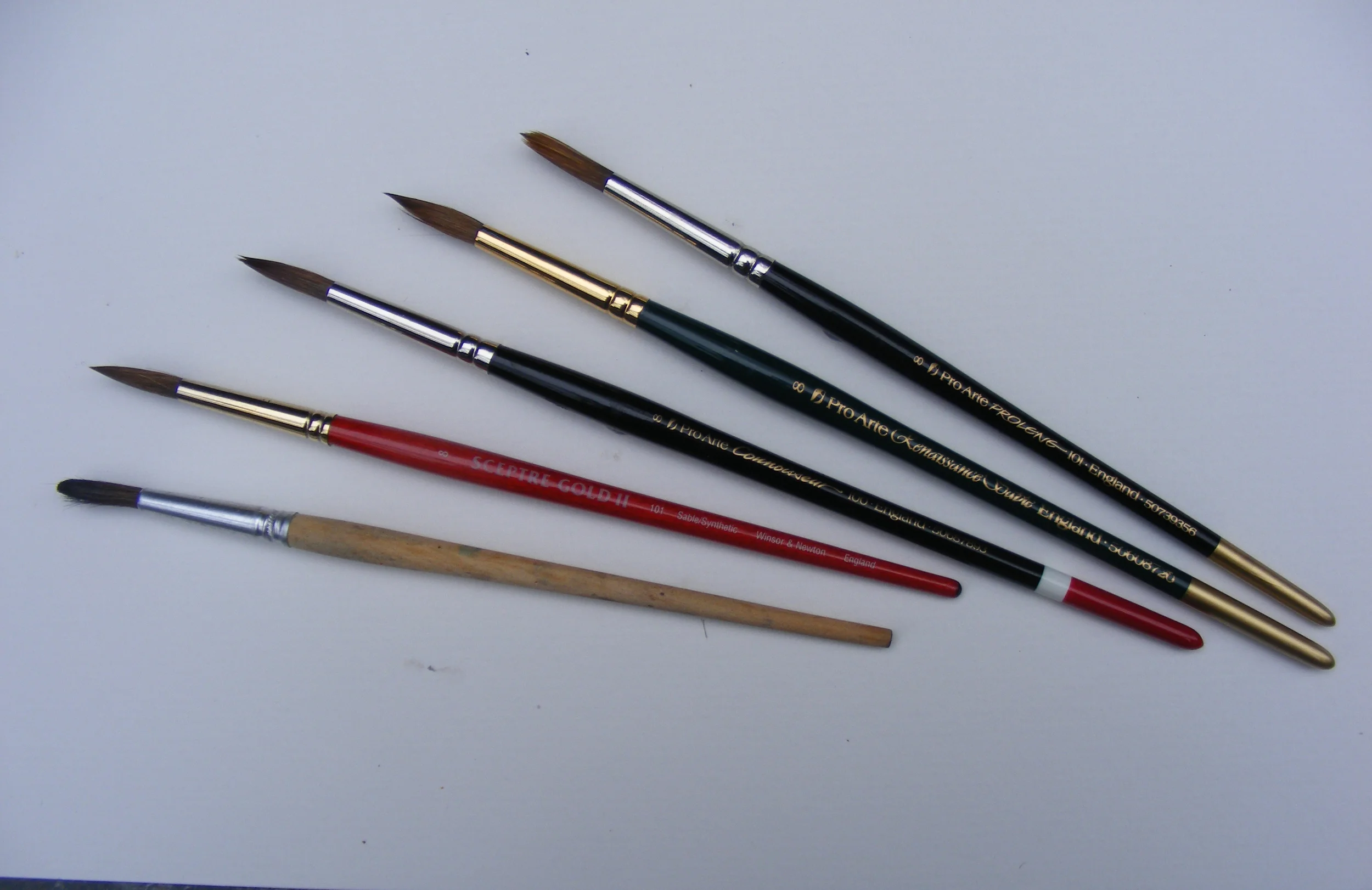 Lesson 2 - Watercolour brush reviews and why you can’t tell a brush by looking at its handle 