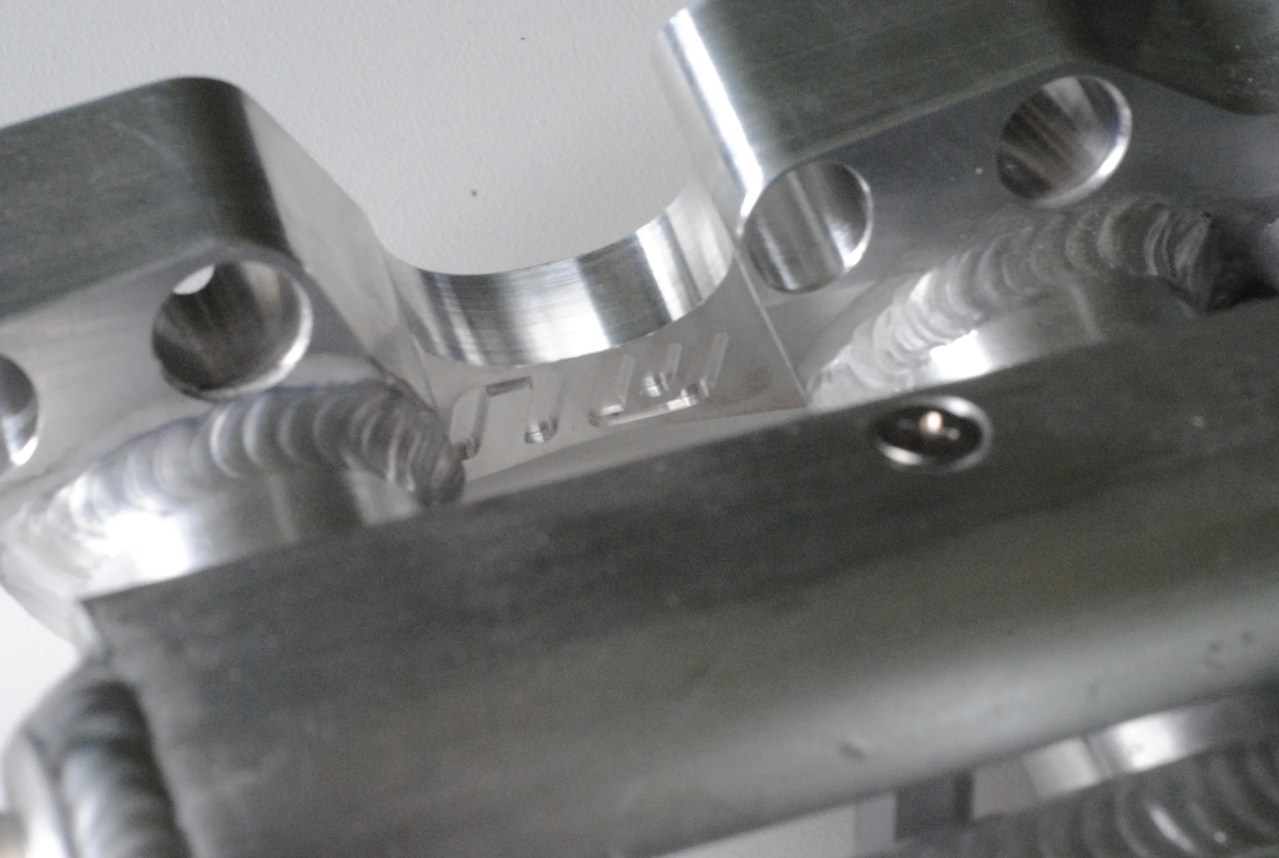 ABA Fuel rail Head flange close up