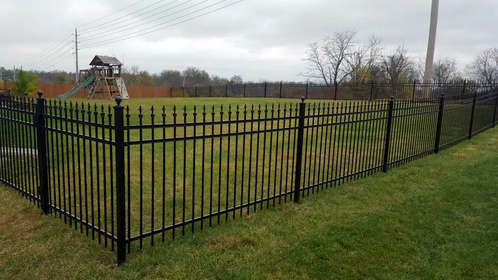iron-picket-fencing-for-parks-or-homes.jpg