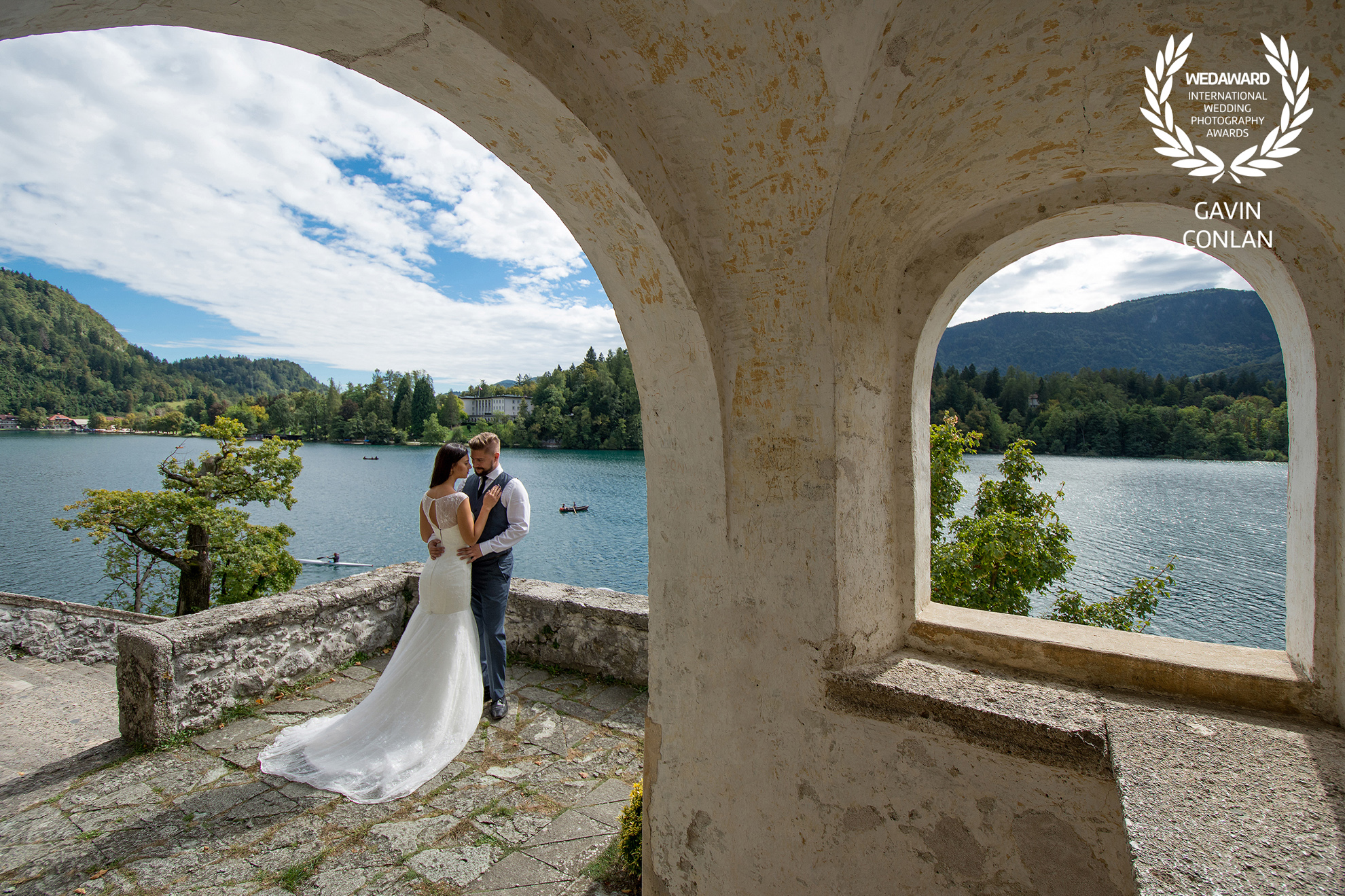 destination-wedding-portrait-lake-bled-bled-island-gavin-conlan-photography-wedaward-02