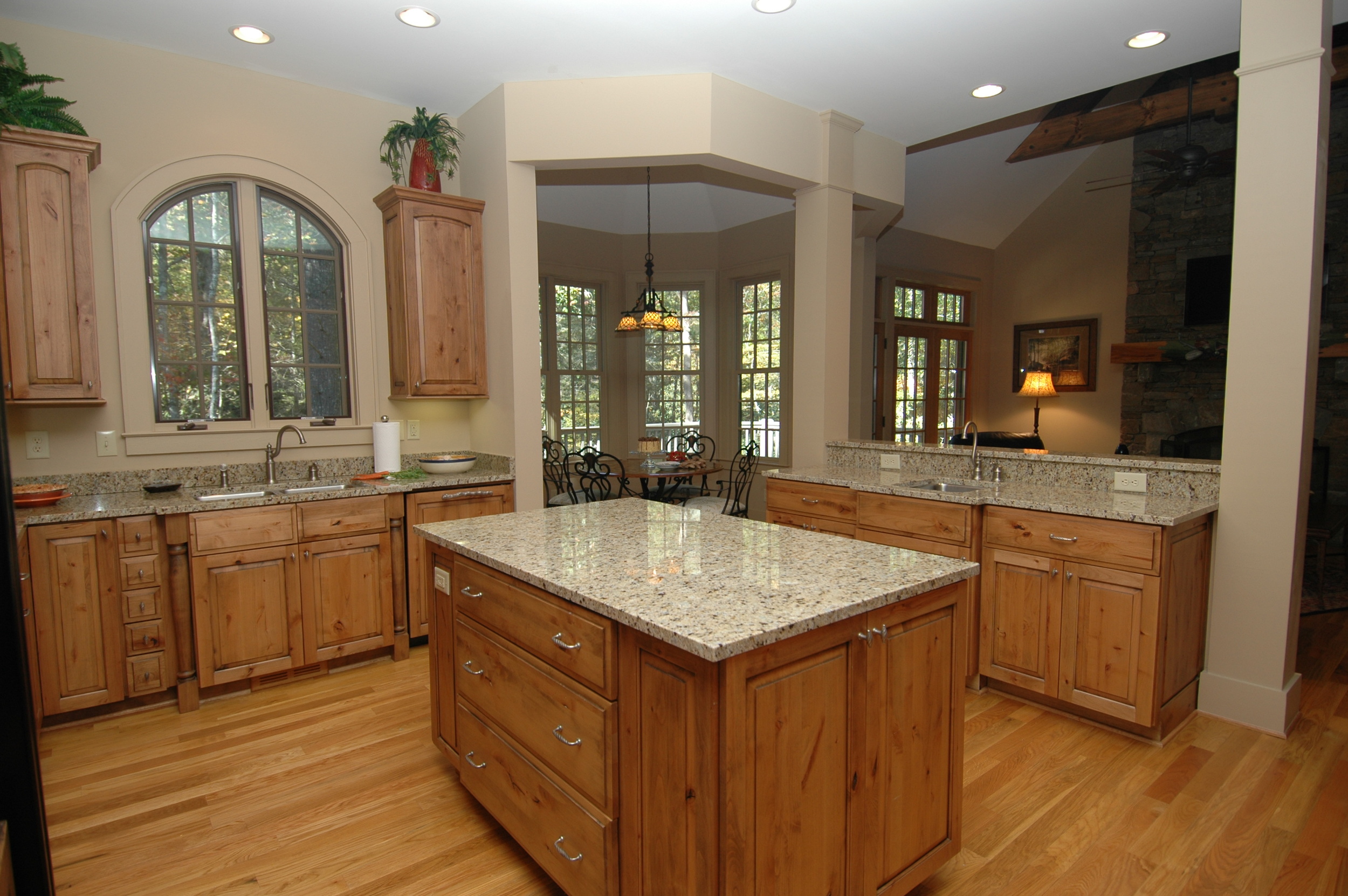Model_01_Shiloh_MainKitchen_B.JPG