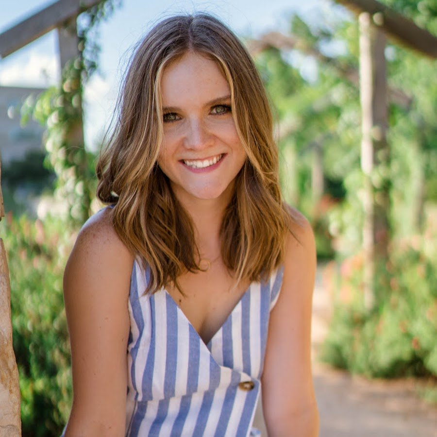 Ali Van Fleet