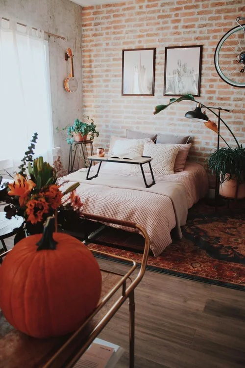 How to Decorate Your Bedroom for Fall