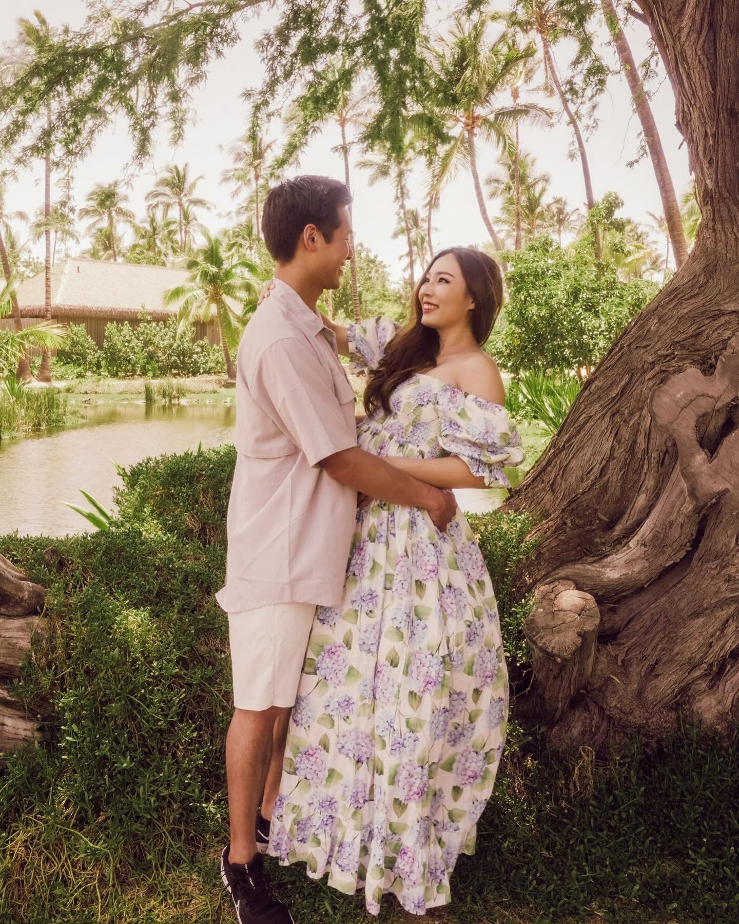 We had our own maternity shoot on our babymoon&mdash;just us running from and to the tripod! 😆 You can see the rest of the photoshoot via the link in my bio. But all that aside, I&rsquo;ll have to give Jonathan kudos for taking some professional-lev