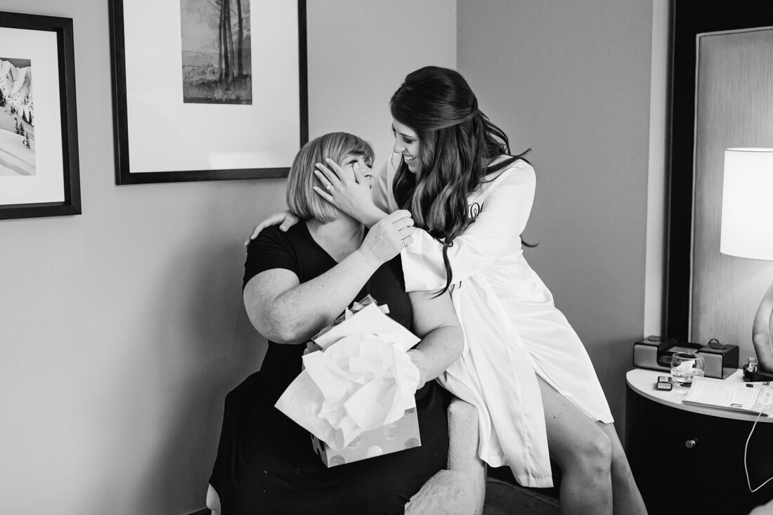 Getting_Ready_Denver_Wedding_Photographer -12.jpg