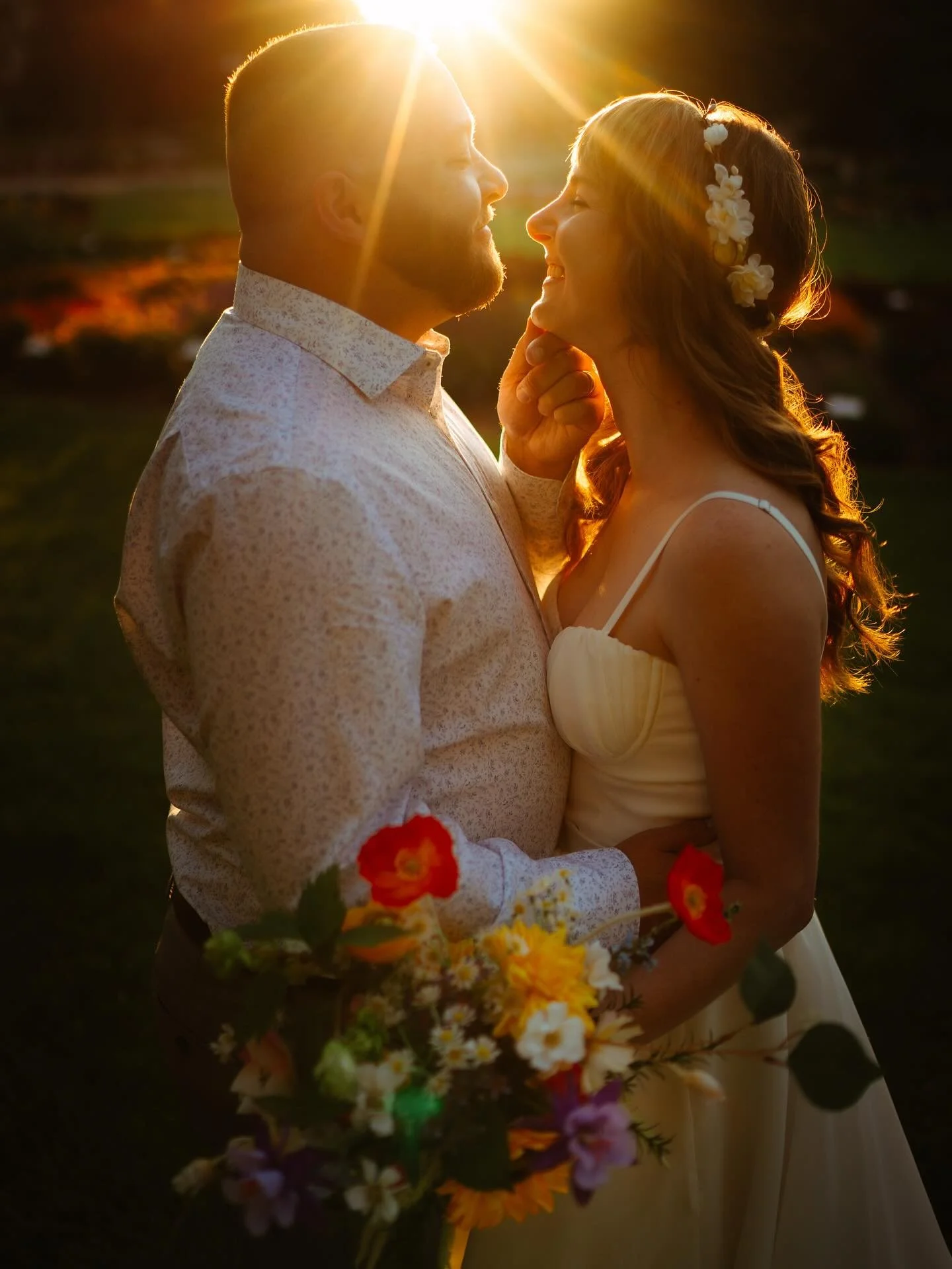 Get married at sunrise 😍 I won&rsquo;t sleep because I&rsquo;ll be terrified of missing my five alarms set for 3am but we will have the dreamiest light and have the place to ourselves ☺️

Always in awe of this flower garden is in Fort Collin&rsquo;s