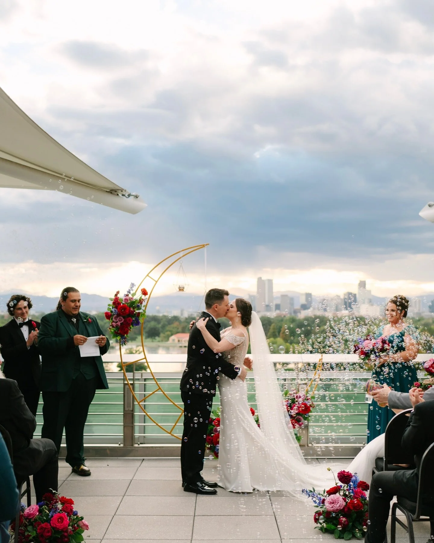 Need/want/have to have more weddings at @denvermuseumns 😍 and please if you do bring a bubble gun ☺️

Love the views at this Denver venue. You can&rsquo;t beat that skyline. In awe of my beautiful home I chose now 11 years ago 🙏