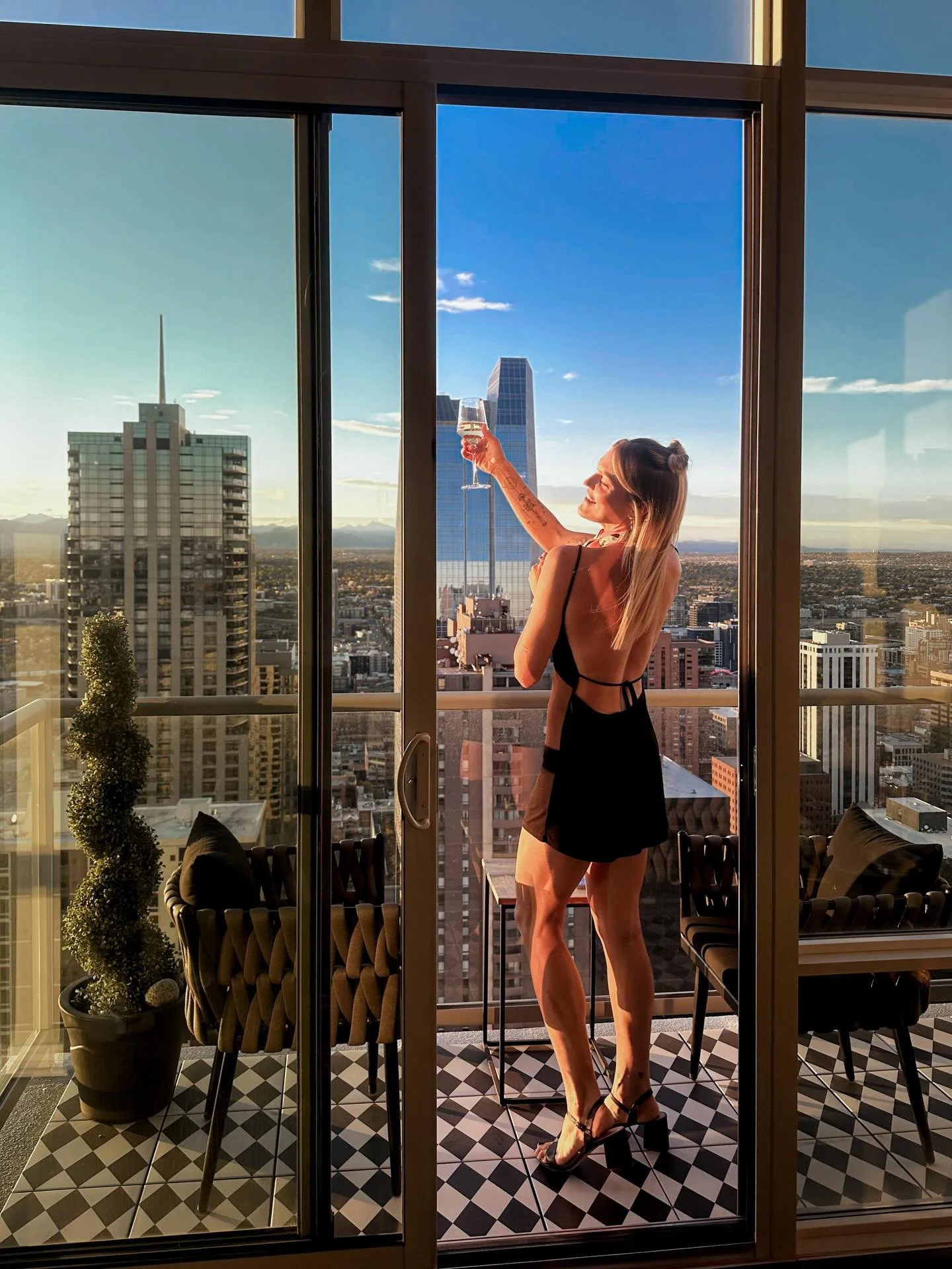 **TRAVEL UPDATE for those who want photos in Colorado this winter* 

Headed back to Denver 2/9 - 3/10 🥳

Wedding in Tulum over Valentine&rsquo;s Day weekend and a wedding in Denver other than that I&rsquo;m free for sessions &hearts;️

&hellip;also 