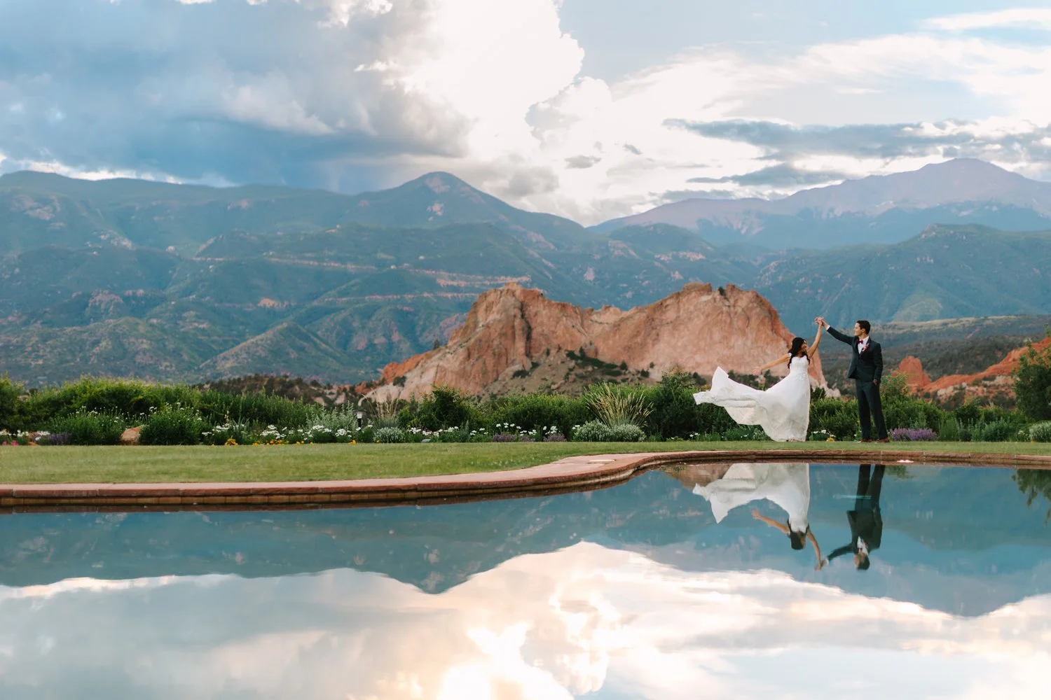 Garden of the Gods Wedding Venue.jpg