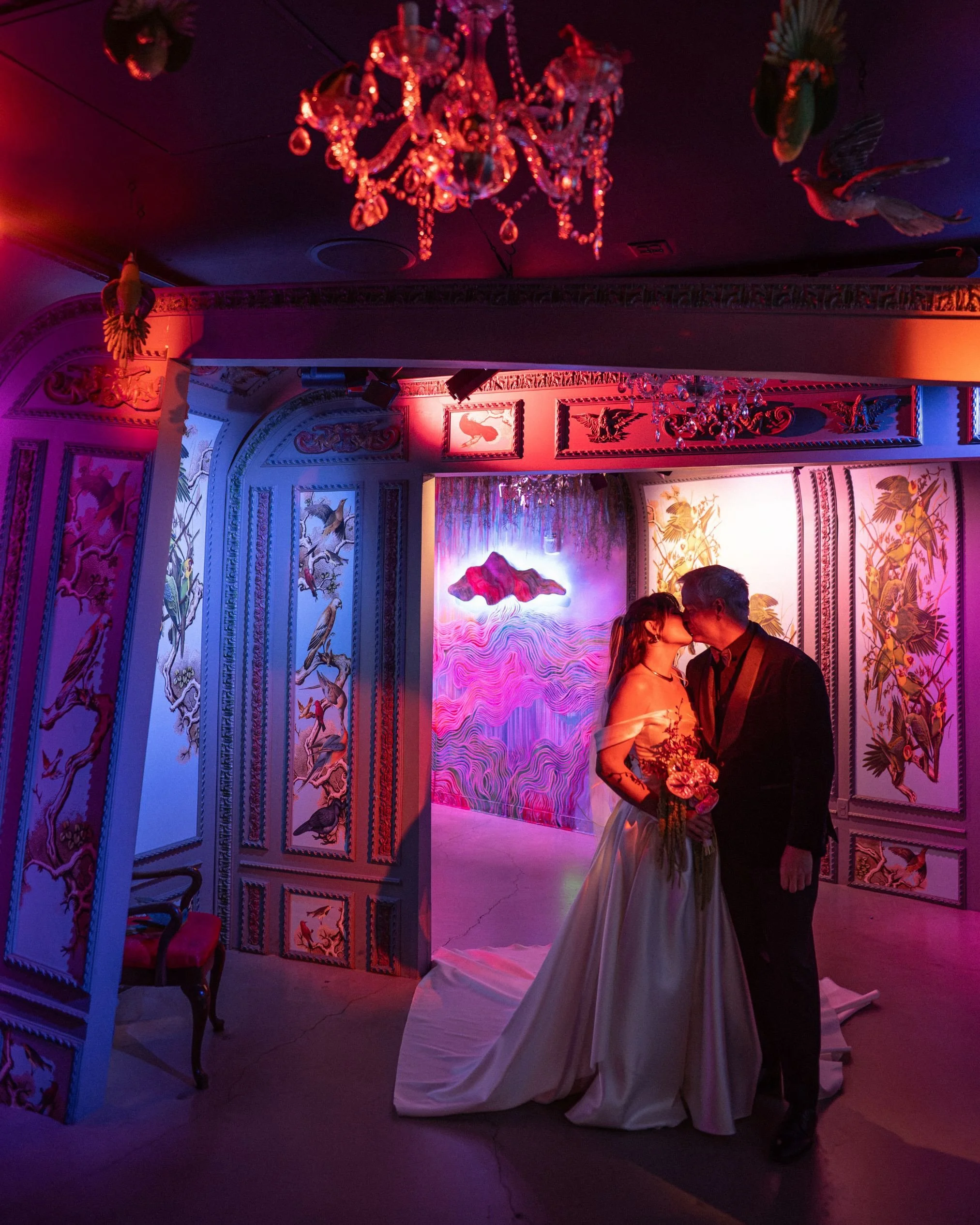 After photographing hundreds of weddings I&rsquo;ve seen it all, but then I got asked to photograph a wedding at Meow Wolf and it was a totally new experience. And I LOVED IT 😍 

It did come with mild anxiety before and during because you can&rsquo;