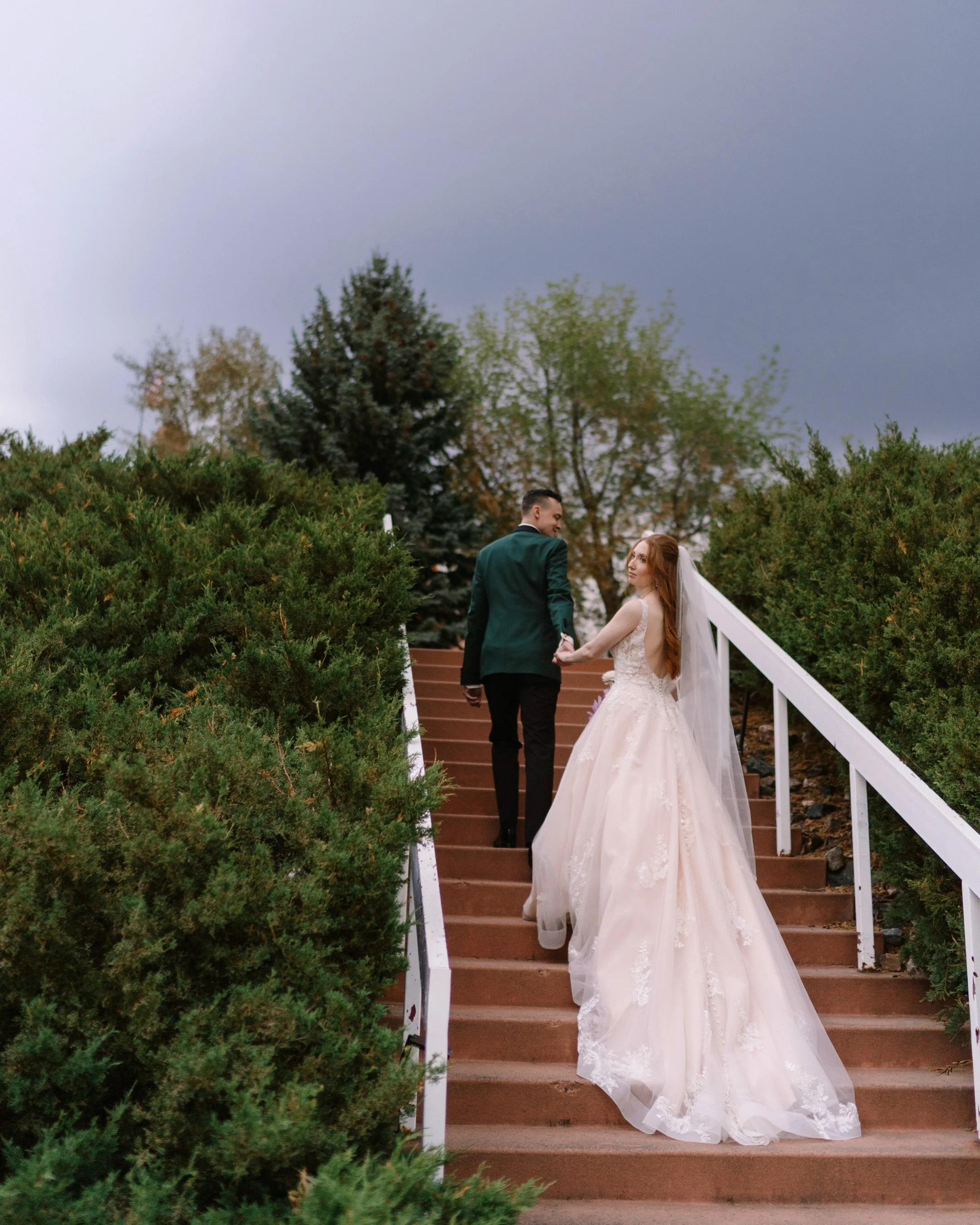 Eleven whole years capture weddings at my absolute favorite Denver, Colorado wedding venue @themanorhouseco 💕

Betsy &amp; Tim you two are magical together and your flowers were stunning&hellip;shout out to the best @kimballfloral and let&rsquo;s ju