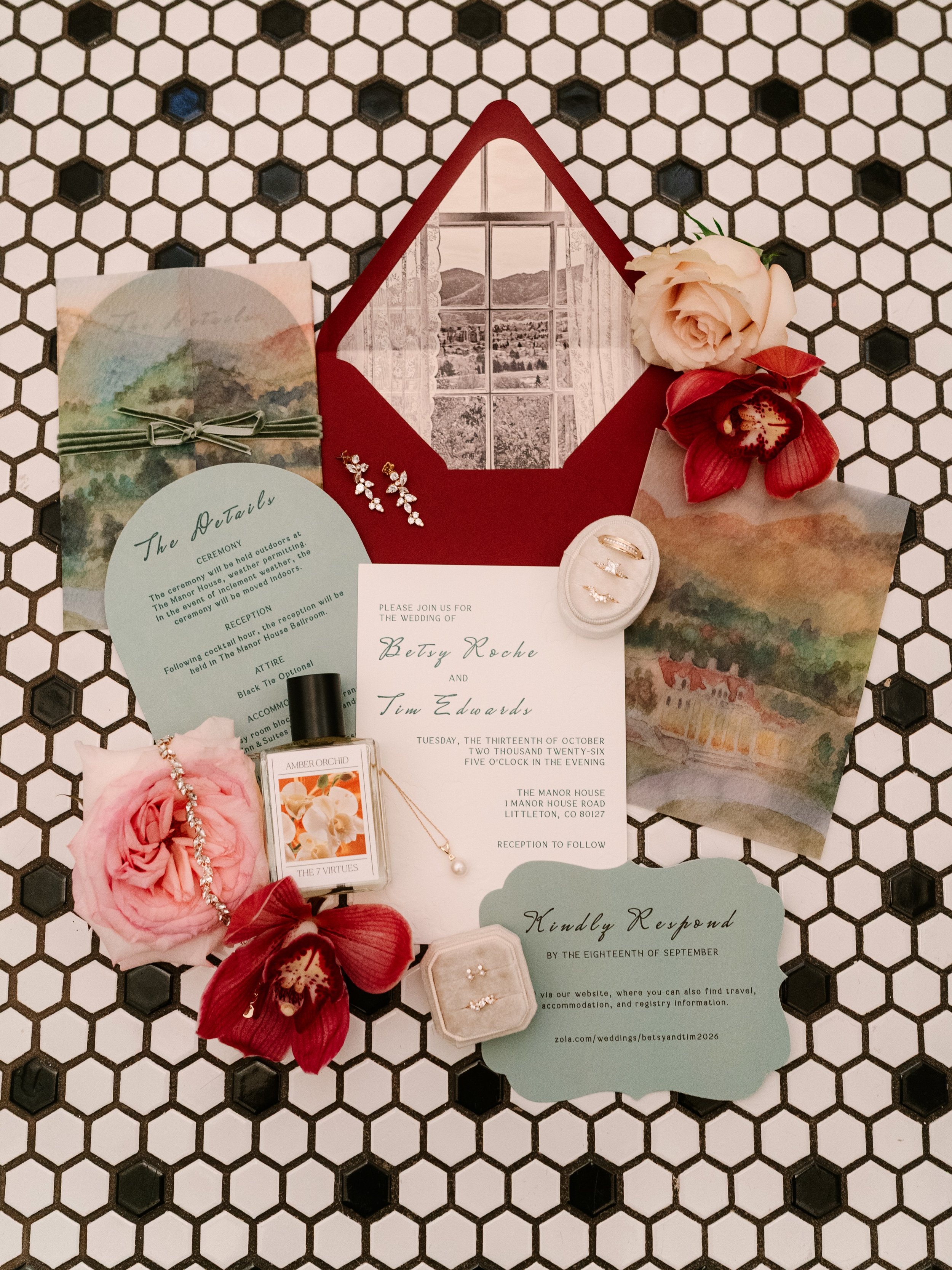 Possibly the most beautiful invites ever, a watercolor of @themanorhouseco and so many sweet details &hearts;️

Also bathroom floors make for great backdrops, was loving the black and white tiles 😍

venue: @themanorhouseco 
flowers: @kimballfloral 
