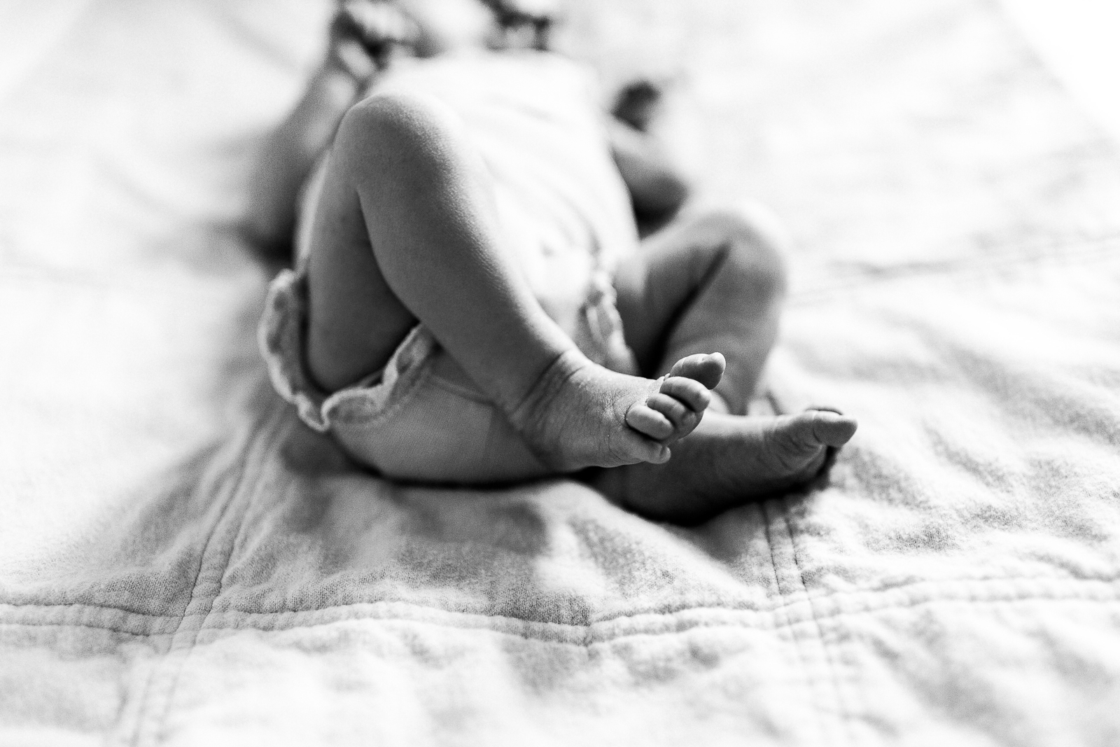 newborn blogs-13.jpg