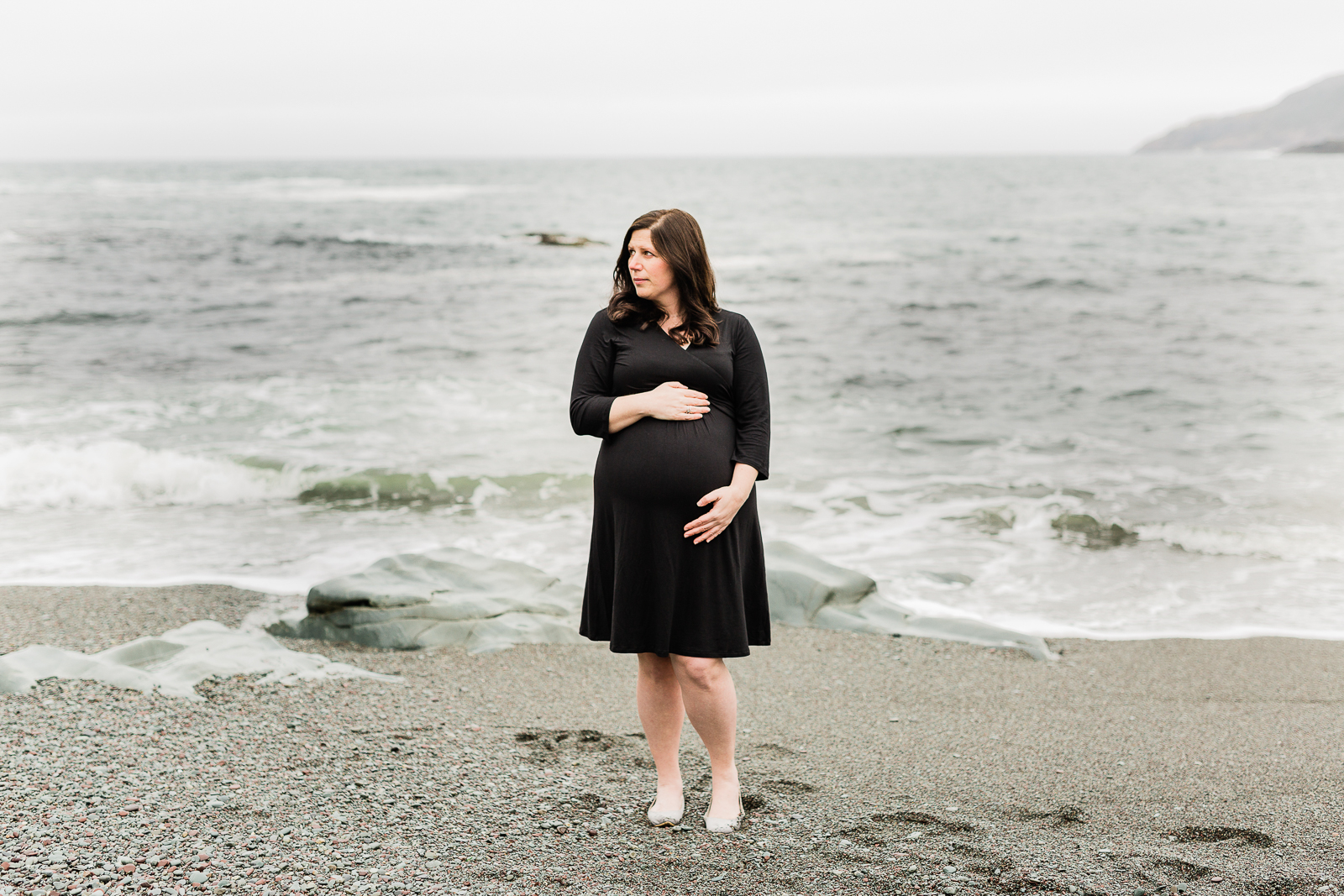 middle-cove-st-johns-maternity-photographer-7.jpg