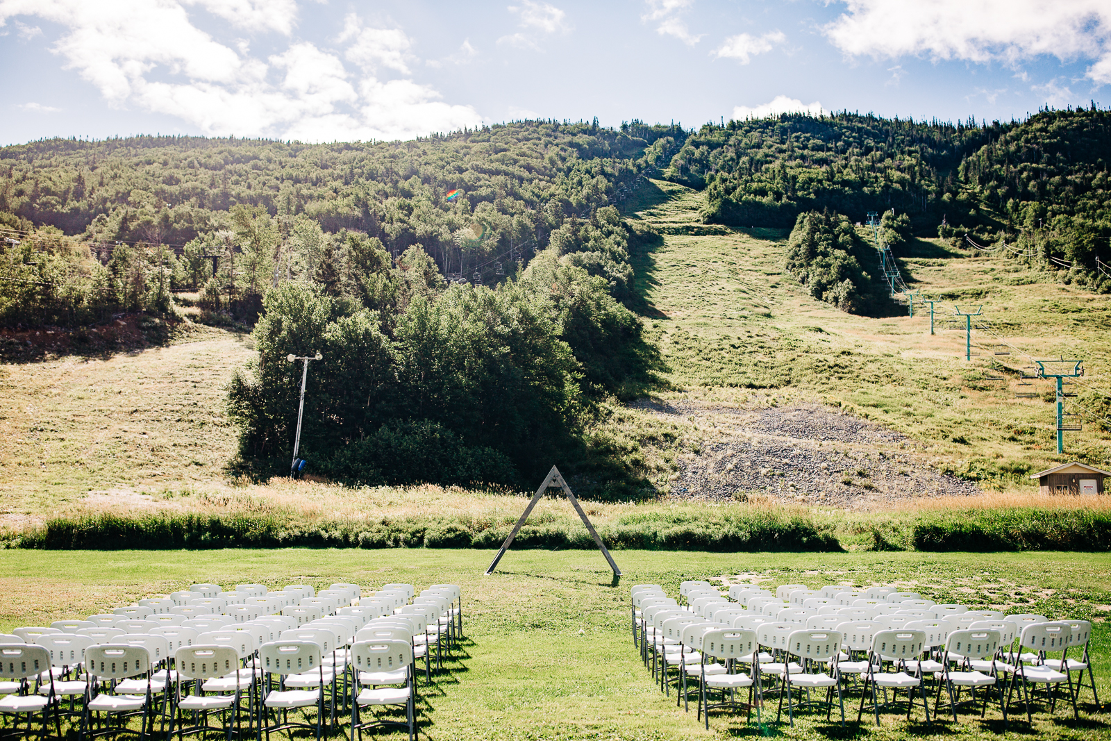 0003newfoundland-wedding-photographer-marble-mountain.jpg