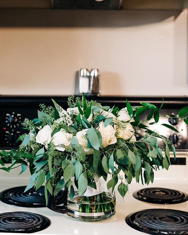 I have been lying in bed all day watching Drag Race and chatting with all my amazing couples, and that&rsquo;s not really a metaphor for this bouquet chillin&rsquo; in a coffee pot but here we are 😂
&bull;
Little details from wedding days are always