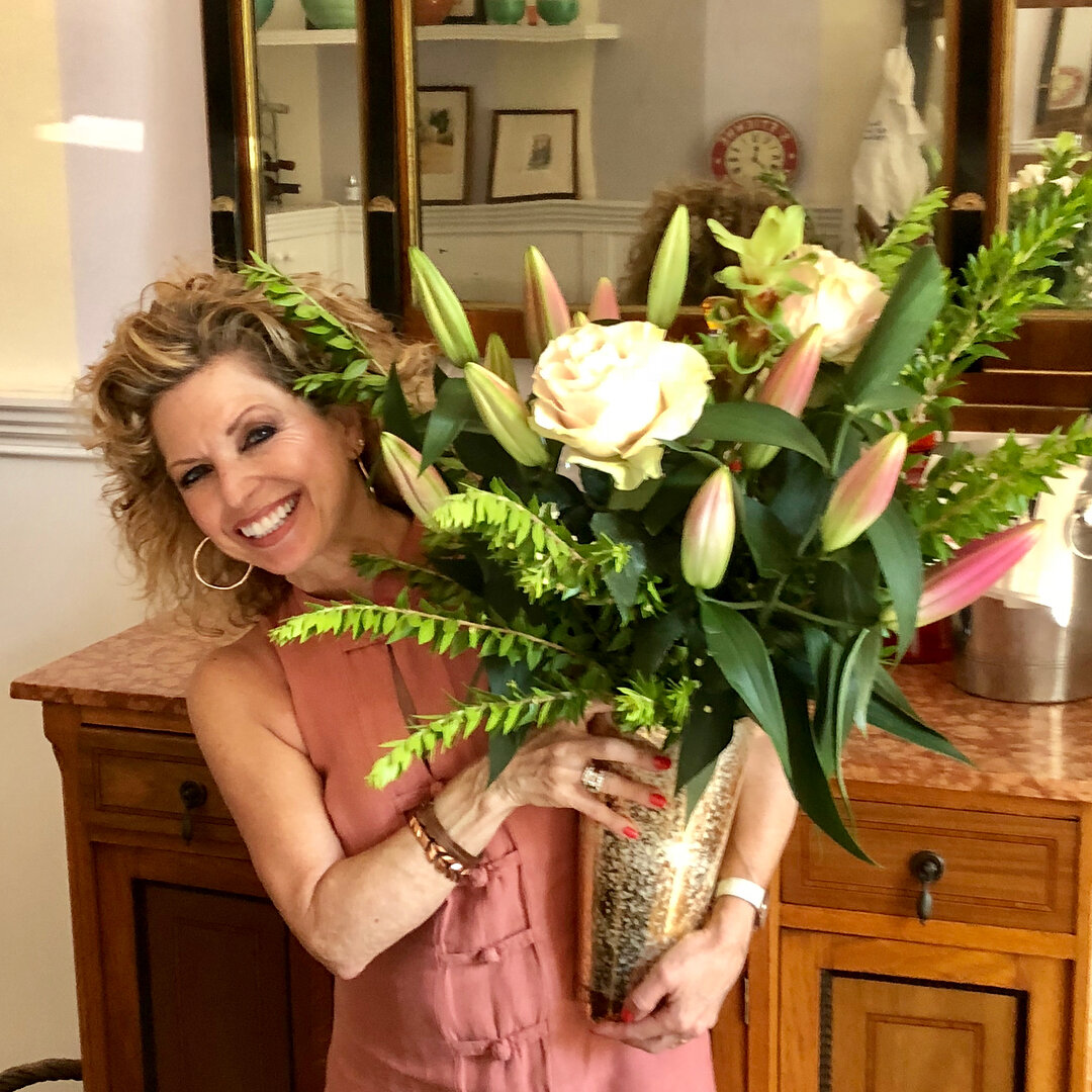 Happy 33rd anniversary to Roberto Minotti!! Thank you for the beautiful flowers purchased at the Mercato Sant&rsquo;Ambrogio.  I love you! ❤️ 😘. ( note the Sara Sturgeon dress, Shaun!  I still love it!)