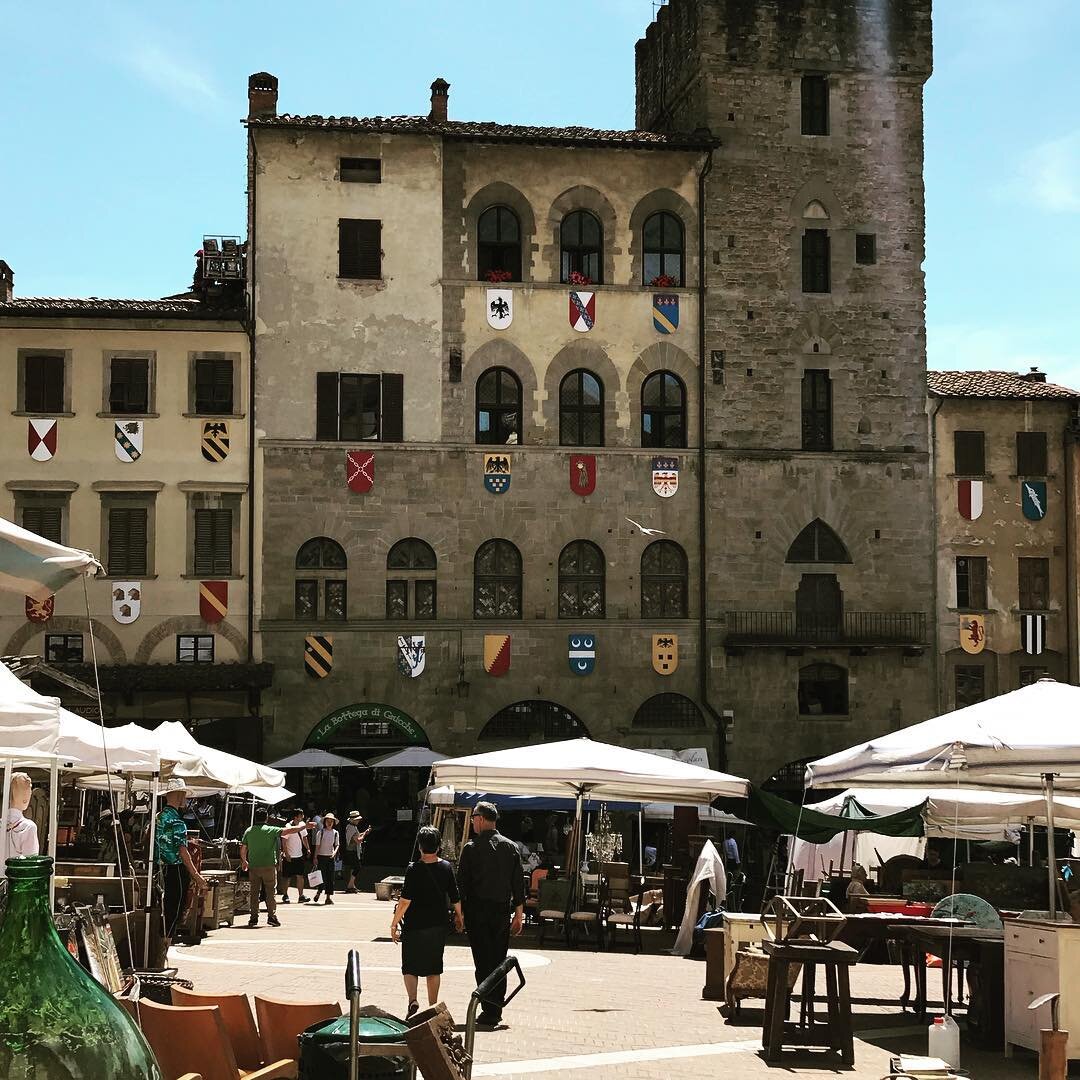 Arezzo monthly antiques market