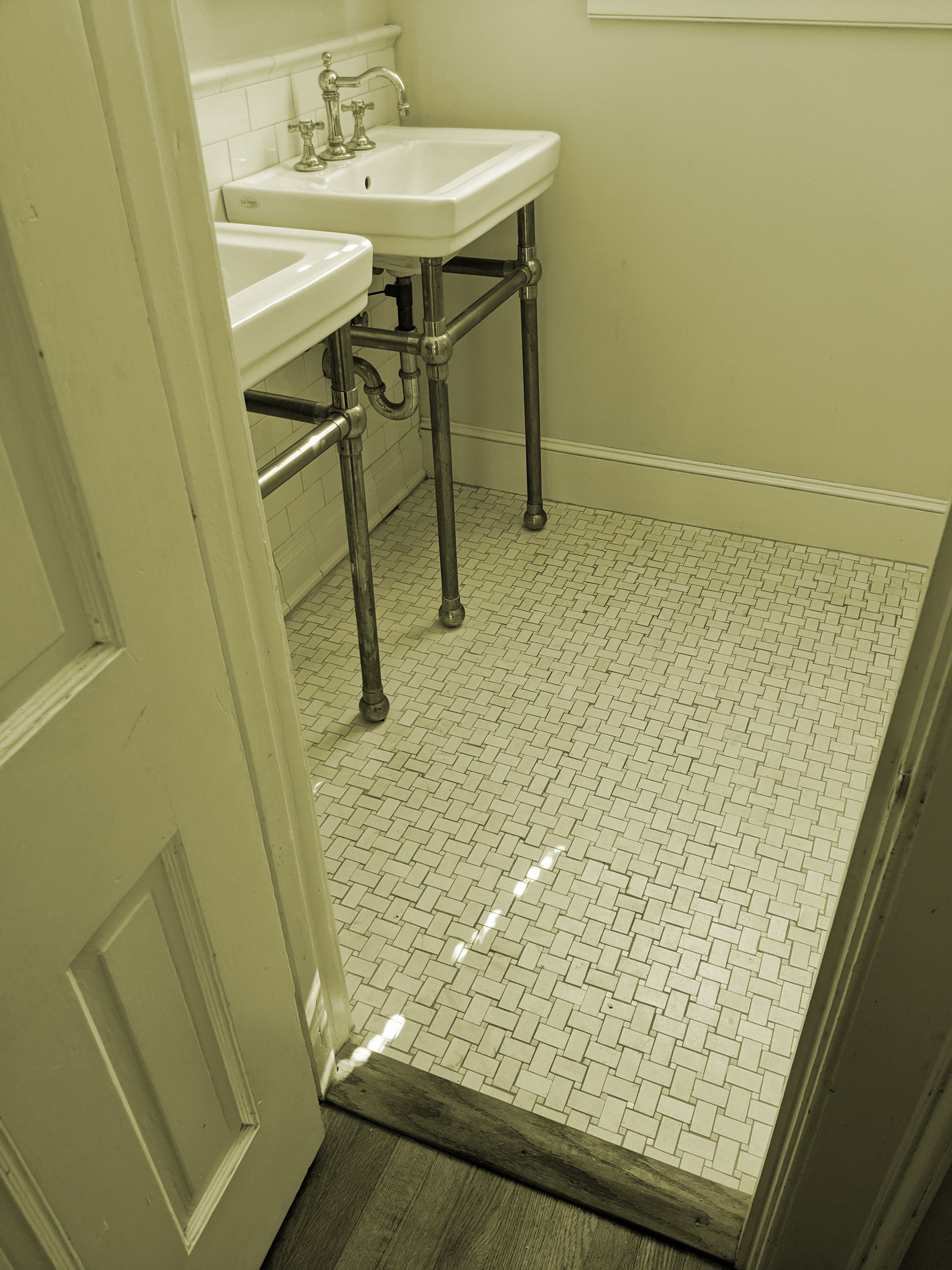 master bath before.jpg