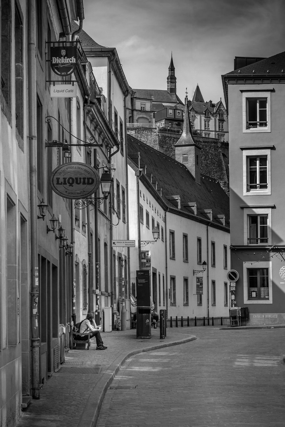 Street Photographer in Luxembourg | Catalin Burlacu Photography | www.ishootcolors.com | Black and White