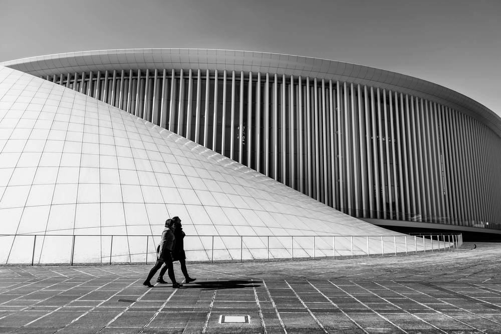 Street Photographer in Luxembourg | Catalin Burlacu Photography | www.ishootcolors.com | Black and White