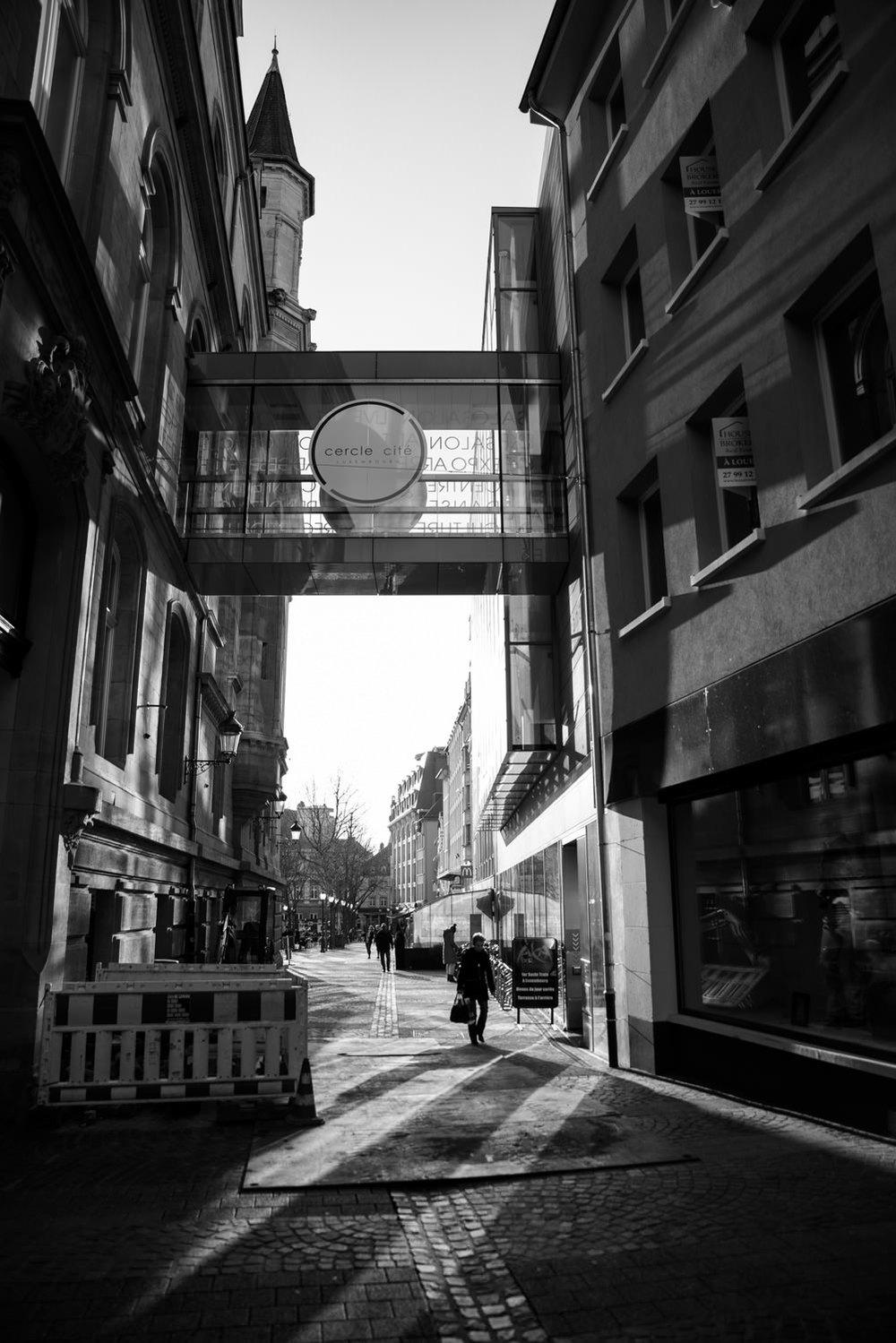 Street Photographer in Luxembourg | Catalin Burlacu Photography | www.ishootcolors.com | Black and White