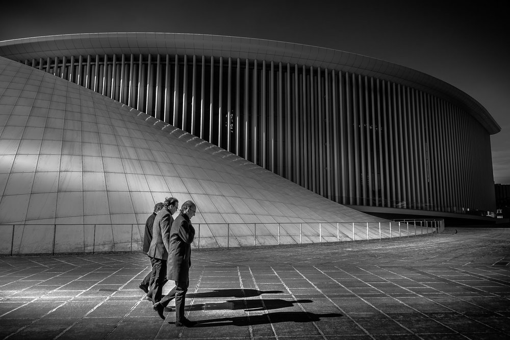 Street Photographer in Luxembourg | Catalin Burlacu Photography | www.ishootcolors.com | Black and White