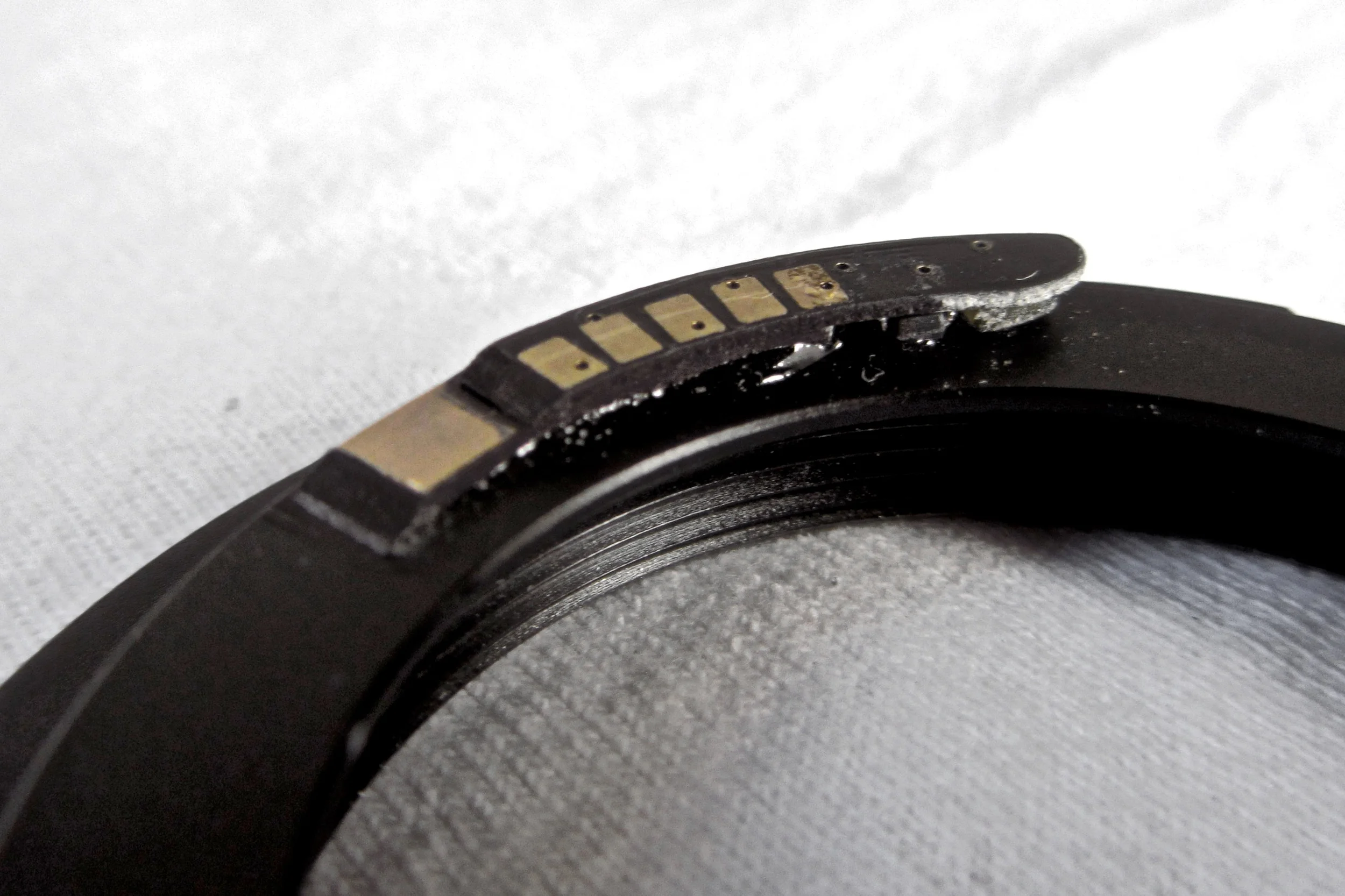 AF confirm chip seen on the backside of the adapter.