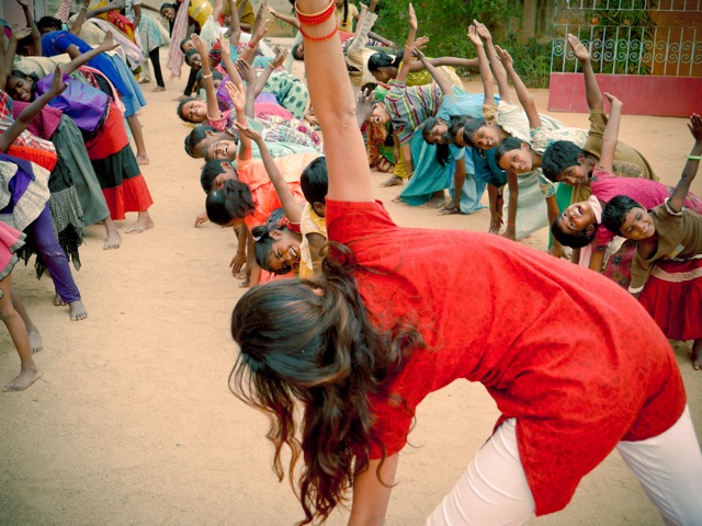 yoga-orphanage-seva-edoandjo.JPG