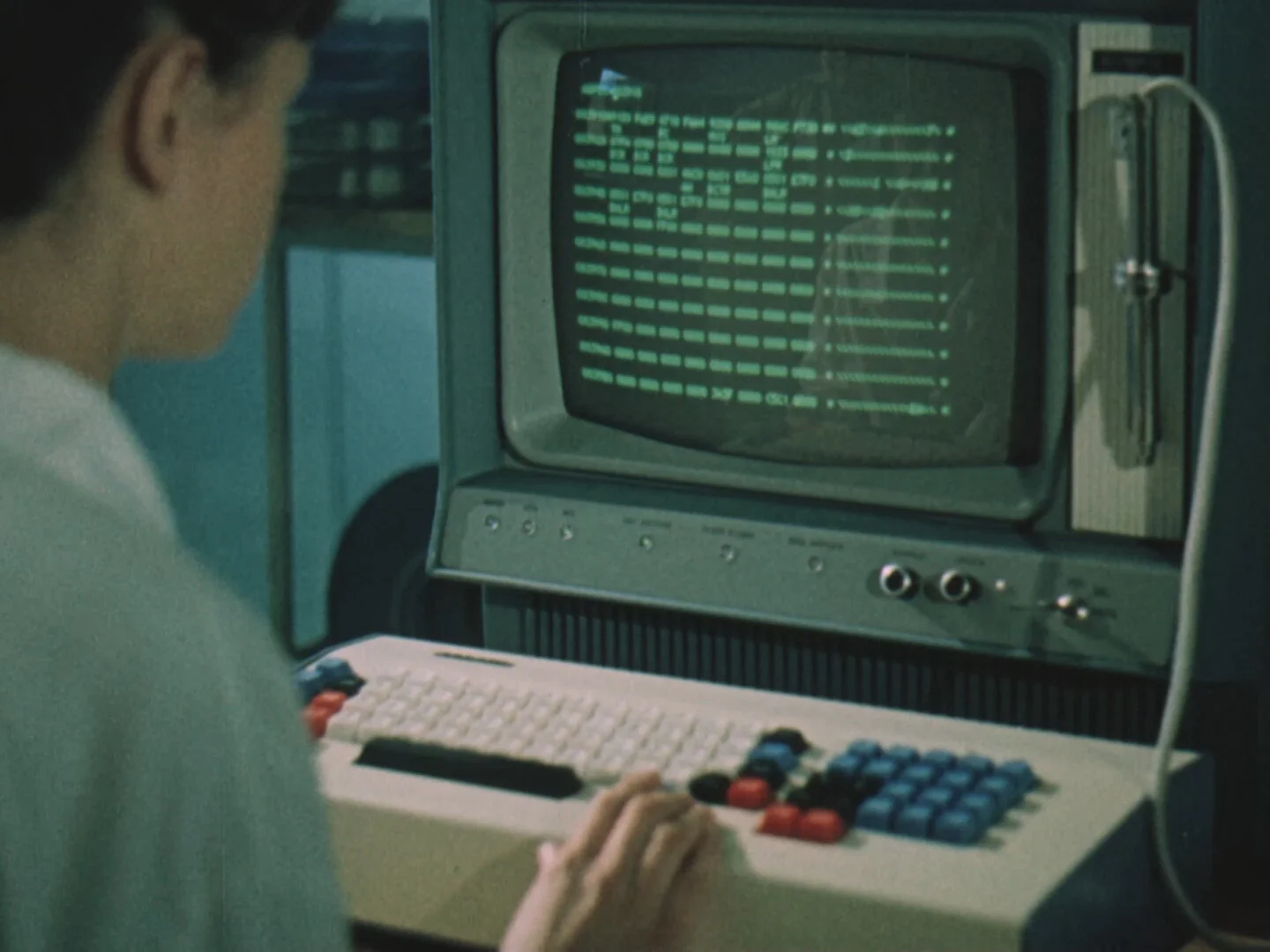 wo-TheRoom_Still02.jpg