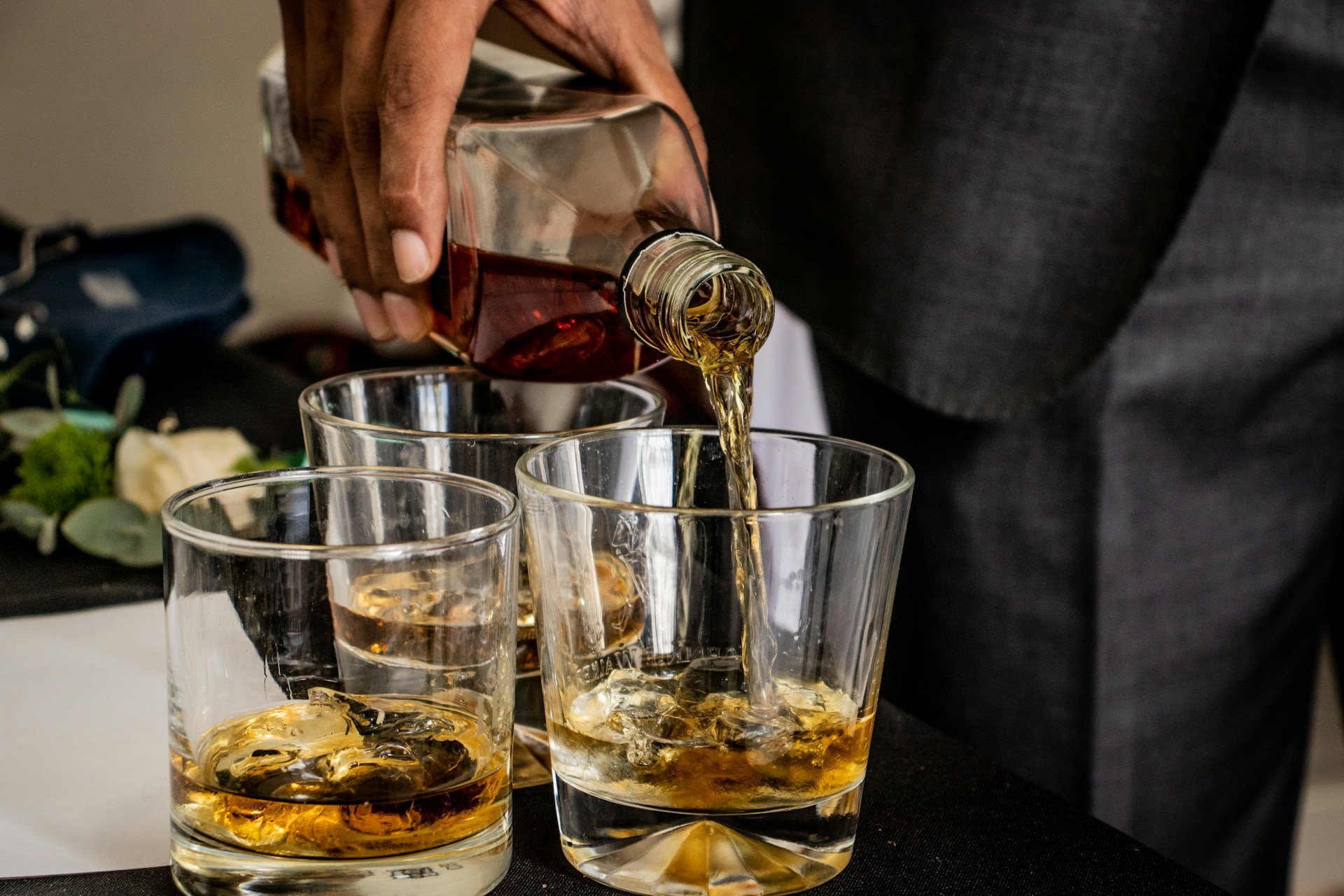Common Wedding Gift Mistakes to Avoid When Buying Whiskey Glasses